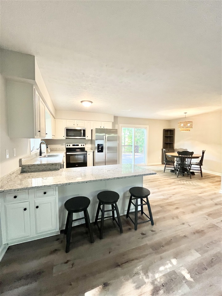 Scottsville, Kentucky, 42164, United States, 4 Bedrooms Bedrooms, ,3 BathroomsBathrooms,Residential,For Sale,1848672