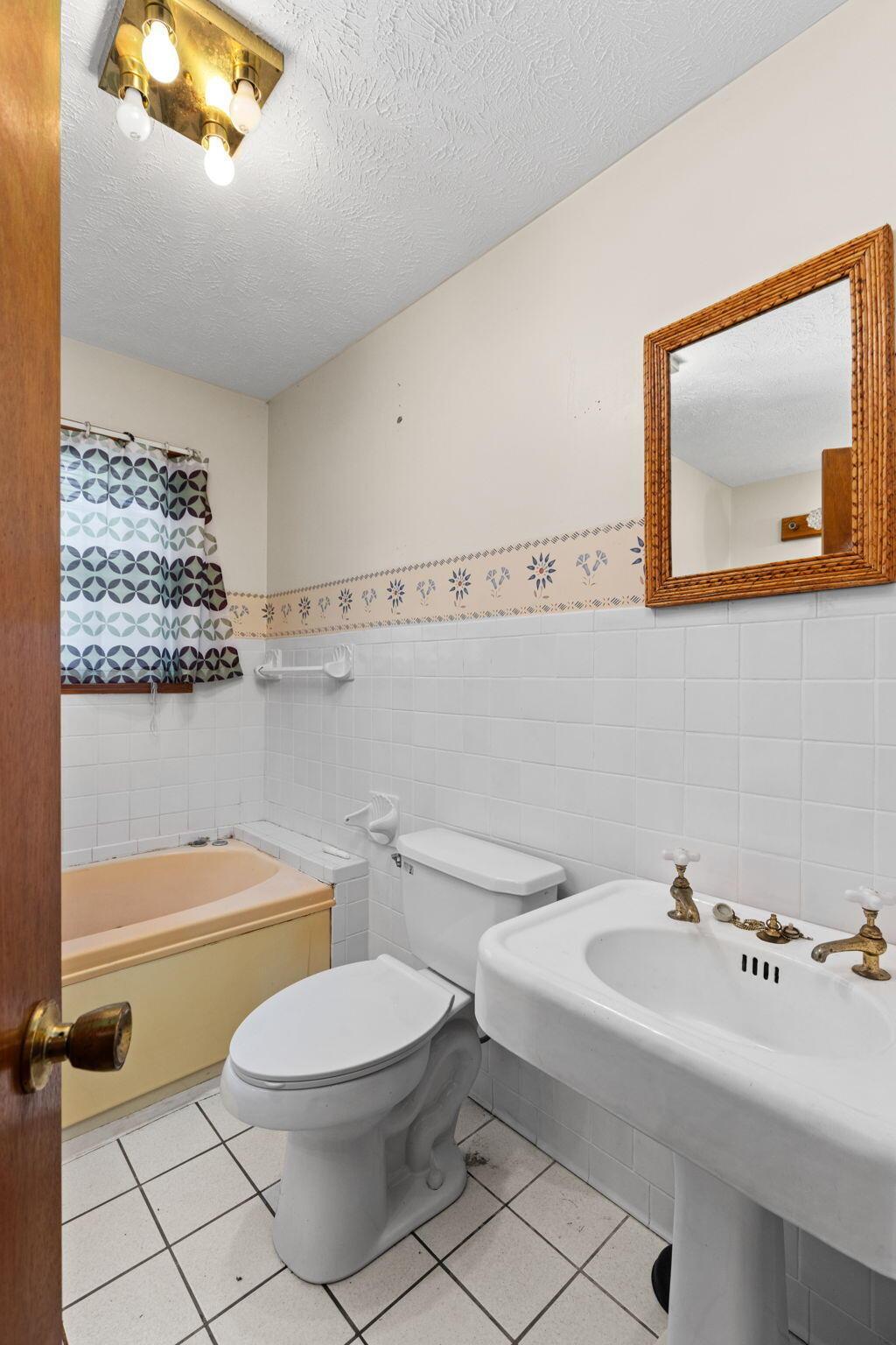 Reagan, Tennessee, 38368, United States, 6 Bedrooms Bedrooms, ,5 BathroomsBathrooms,Residential,For Sale,1927182