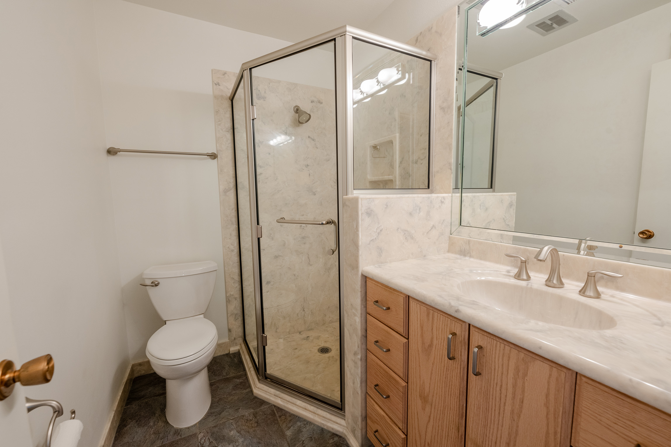  Situated along the Columbia River with breathtaking, one-of-a-kind 180-views - 物件實景