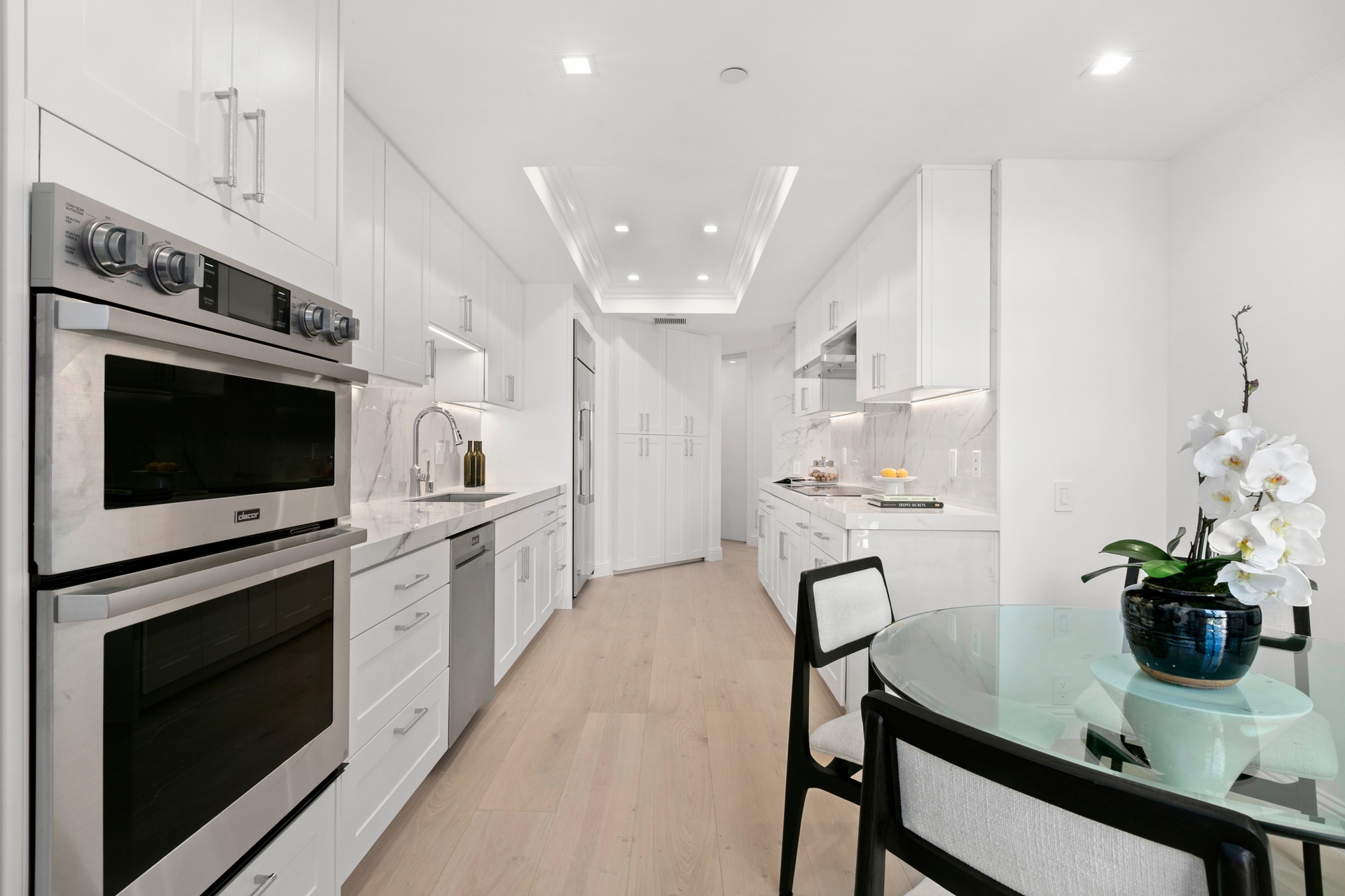  300 North Swall Drive - 物件實景