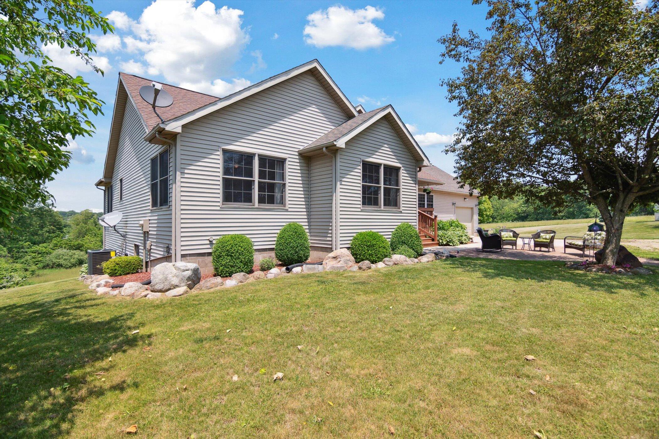 Hillsdale, Michigan, 49242, United States, 6 Bedrooms Bedrooms, ,4 BathroomsBathrooms,Residential,For Sale,1931789