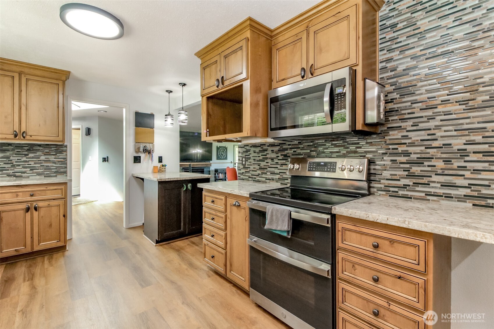 Graham, Washington, 98338, United States, 3 Bedrooms Bedrooms, ,1 BathroomBathrooms,Residential,For Sale,1981421