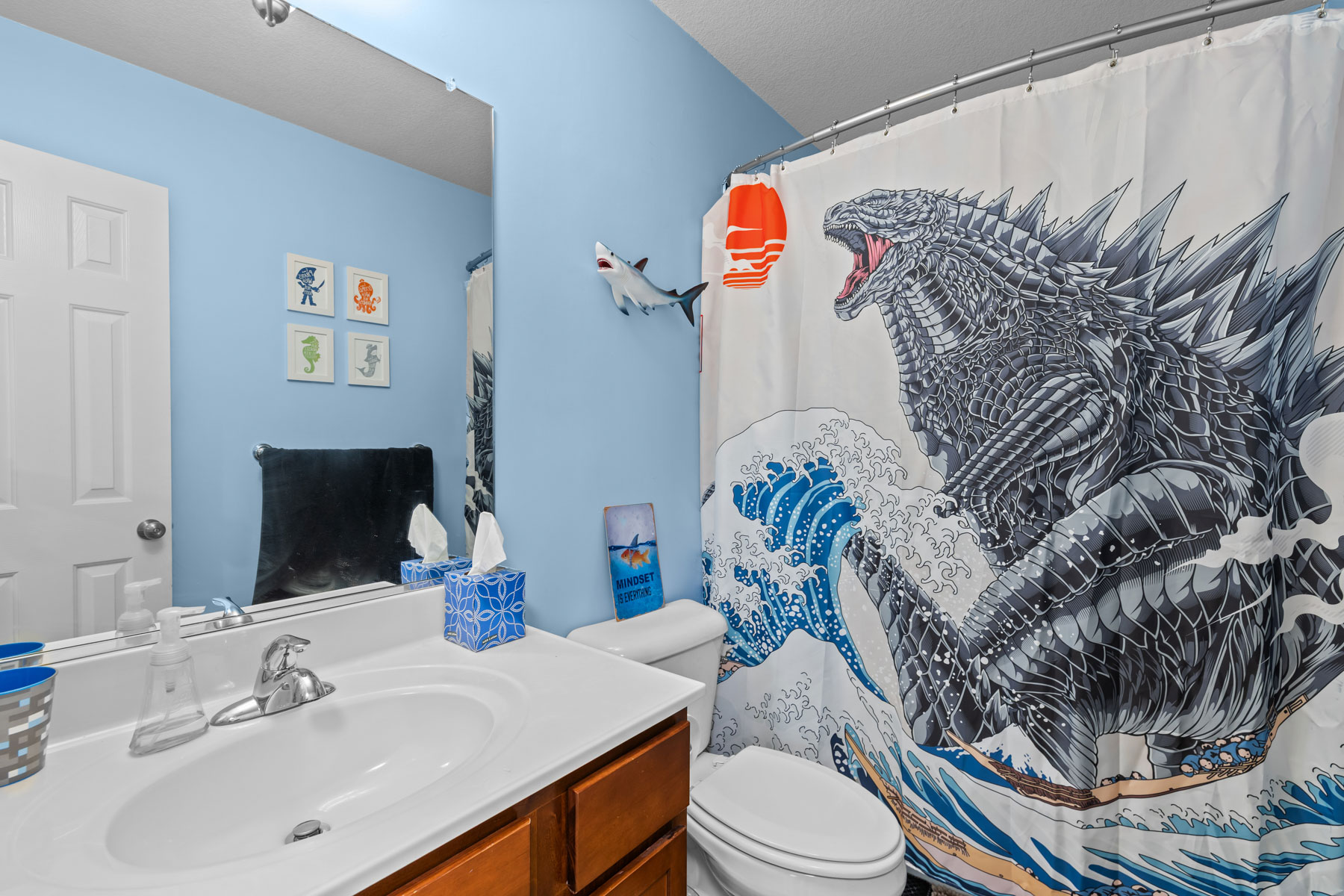  6823 Watch Harbour Circle, Hayes, VA 23072 - 物件實景