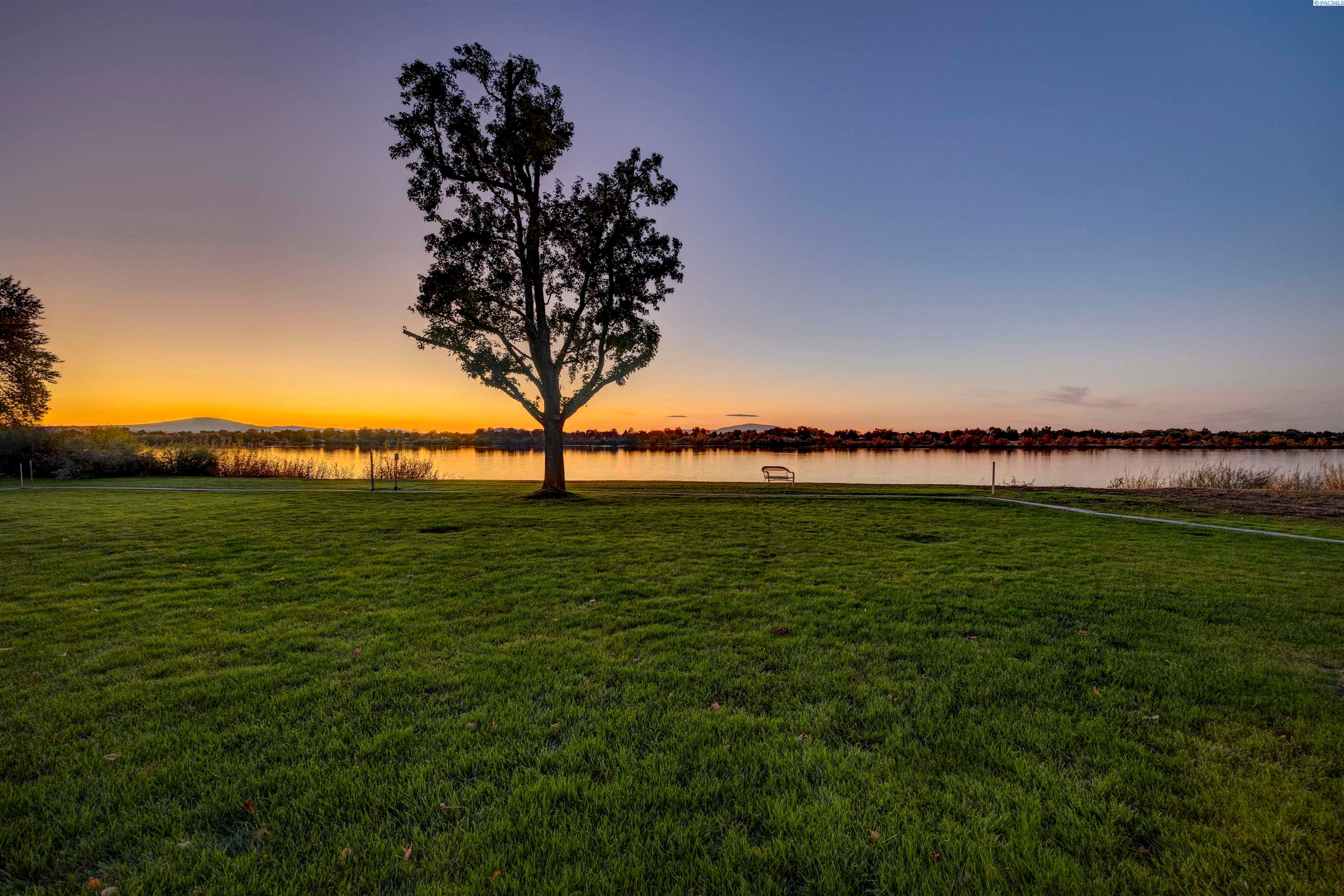 Pasco, Washington, 99301, United States, 4 Bedrooms Bedrooms, ,4 BathroomsBathrooms,Residential,For Sale,1974870