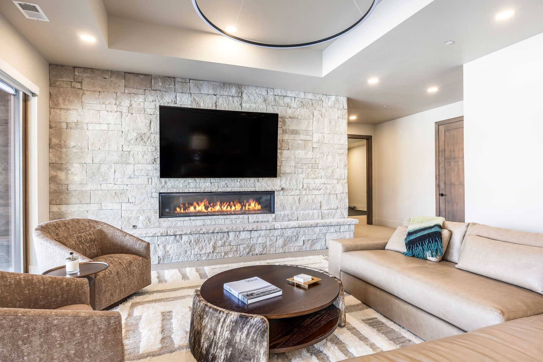  Beautiful Modern Custom Home with Rock Cliff Views at Victory Ranch - 物件實景