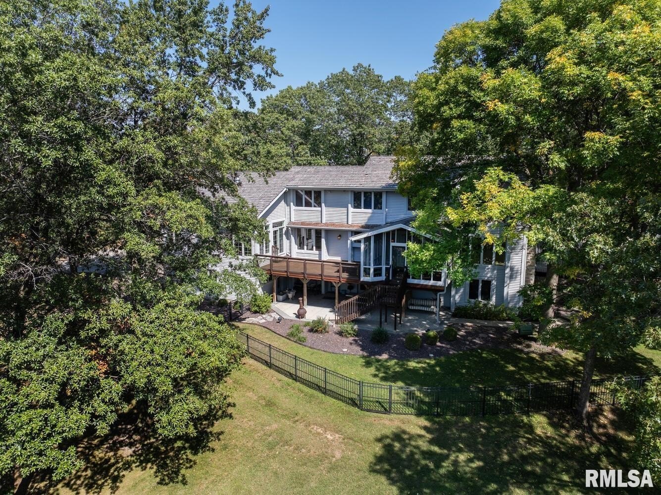 Macomb, Illinois, 61455, United States, 6 Bedrooms Bedrooms, ,5 BathroomsBathrooms,Residential,For Sale,1982236