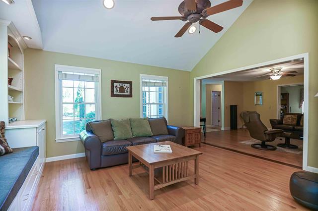 Bow, New Hampshire, 03304, United States, 4 Bedrooms Bedrooms, ,3 BathroomsBathrooms,Residential,For Sale,1900583
