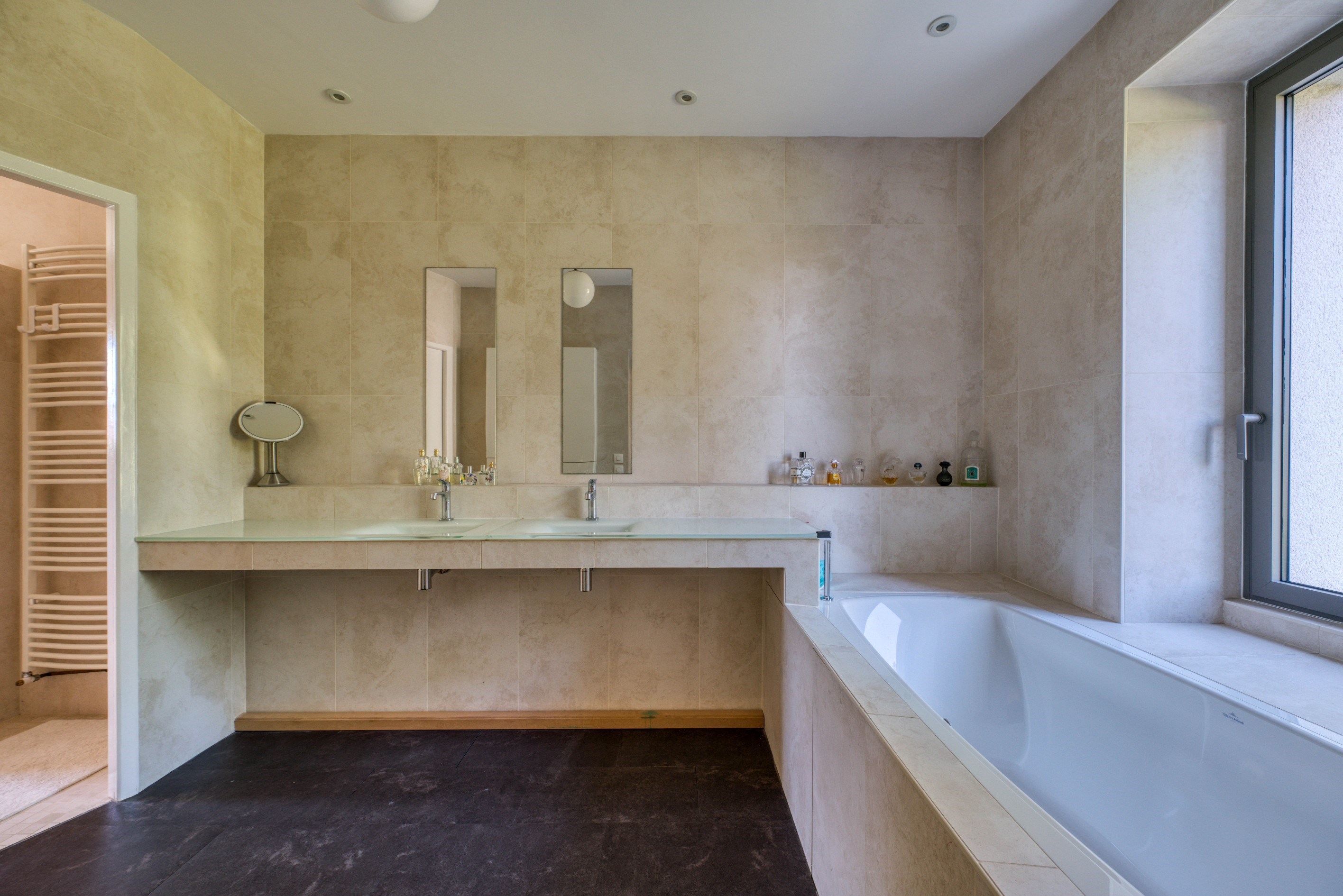  A Unique Opportunity on the Market – High-End Features, Swimming Pool & Prime S… - 物件實景