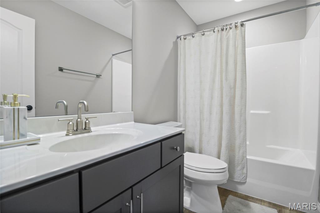 St Charles, Missouri, 63301, United States, 3 Bedrooms Bedrooms, ,2 BathroomsBathrooms,Residential,For Sale,1997287