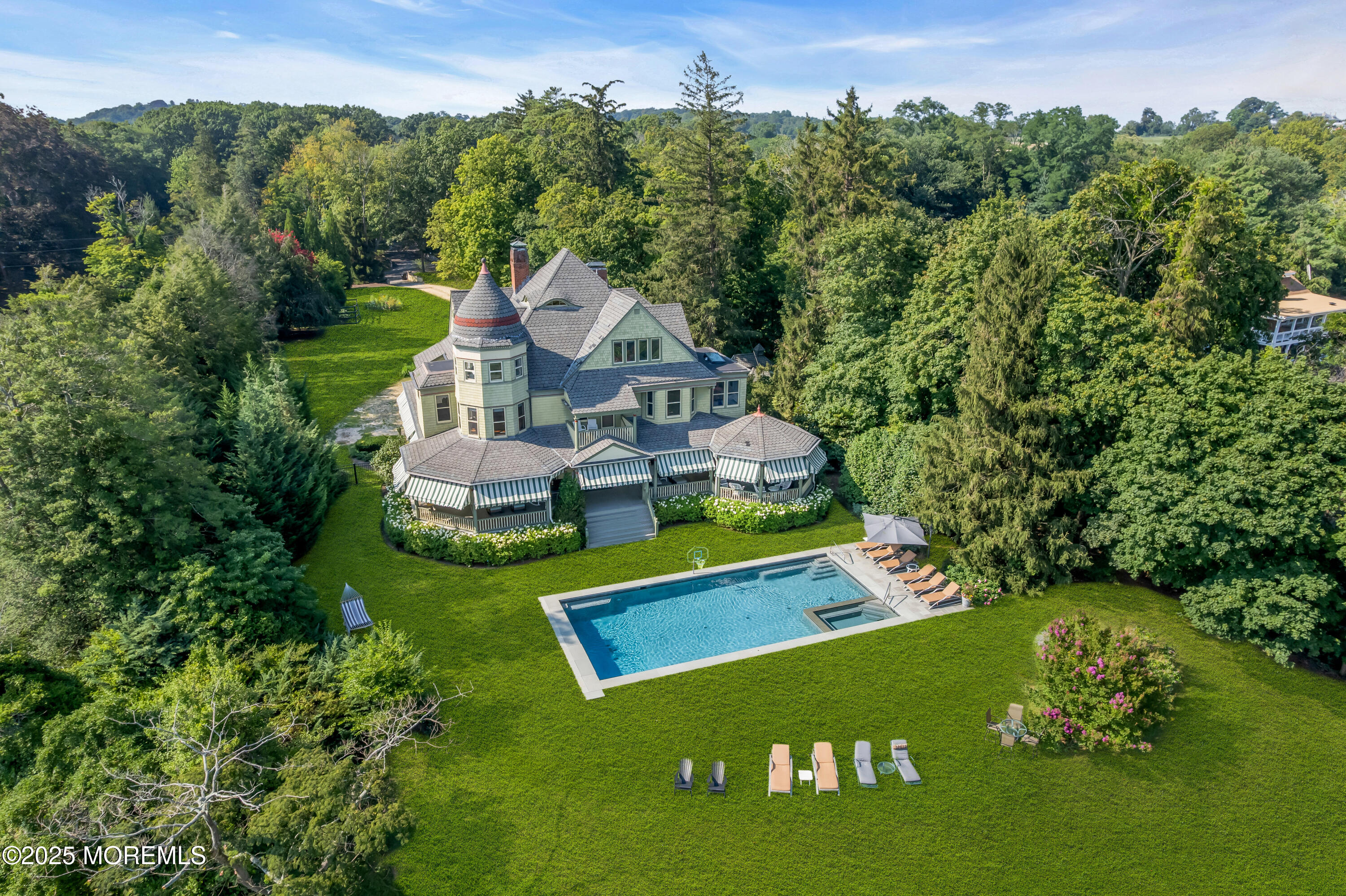 Red Bank, New Jersey, 07701, United States, 9 Bedrooms Bedrooms, ,6 BathroomsBathrooms,Residential,For Sale,1934404