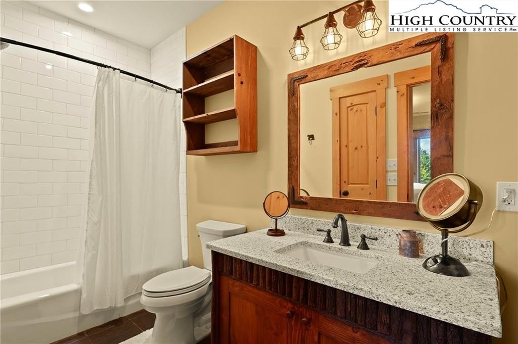 Banner Elk, North Carolina, 28604, United States, 4 Bedrooms Bedrooms, ,5 BathroomsBathrooms,Residential,For Sale,1977191