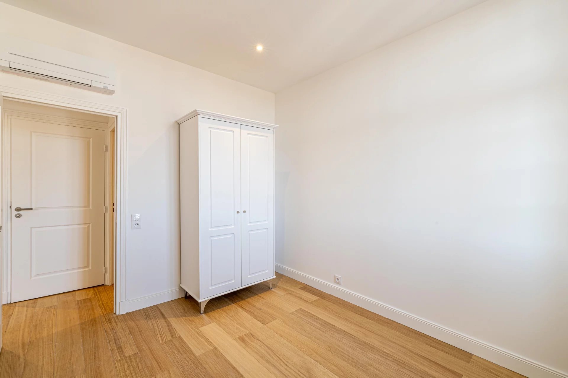 Antibes, Provence-Alpes-Côte d’Azur, 06600, FR, 3 Bedrooms Bedrooms, ,3 BathroomsBathrooms,Residential,For Sale,1759694