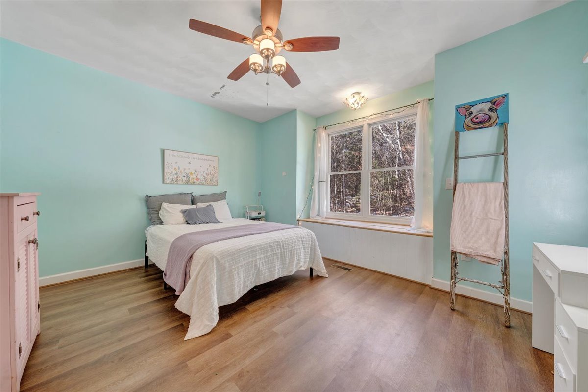 Buchanan, Virginia, 24066, United States, 5 Bedrooms Bedrooms, ,4 BathroomsBathrooms,Residential,For Sale,1900741