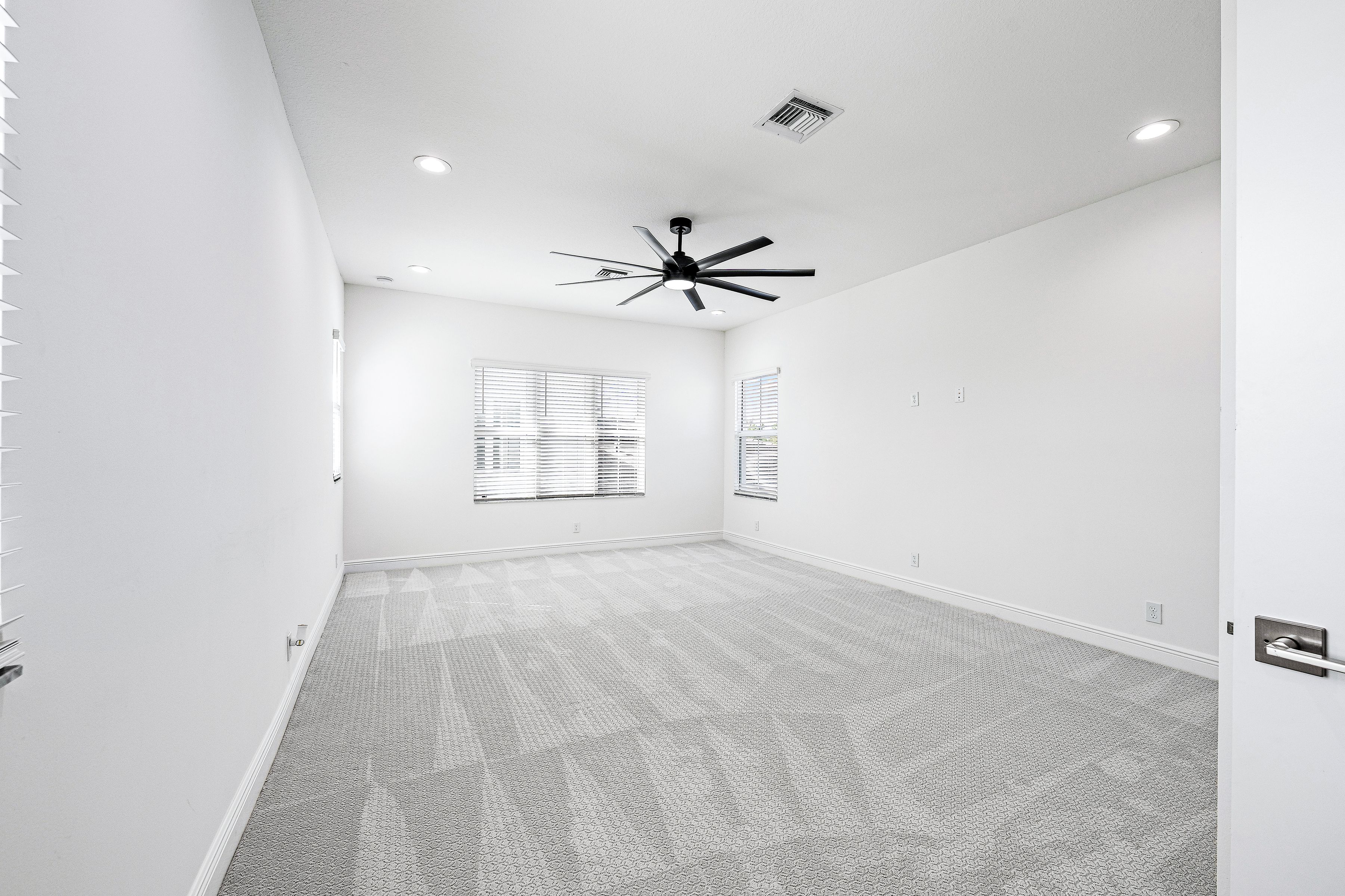  9224 Crestview Circle - 物件實景