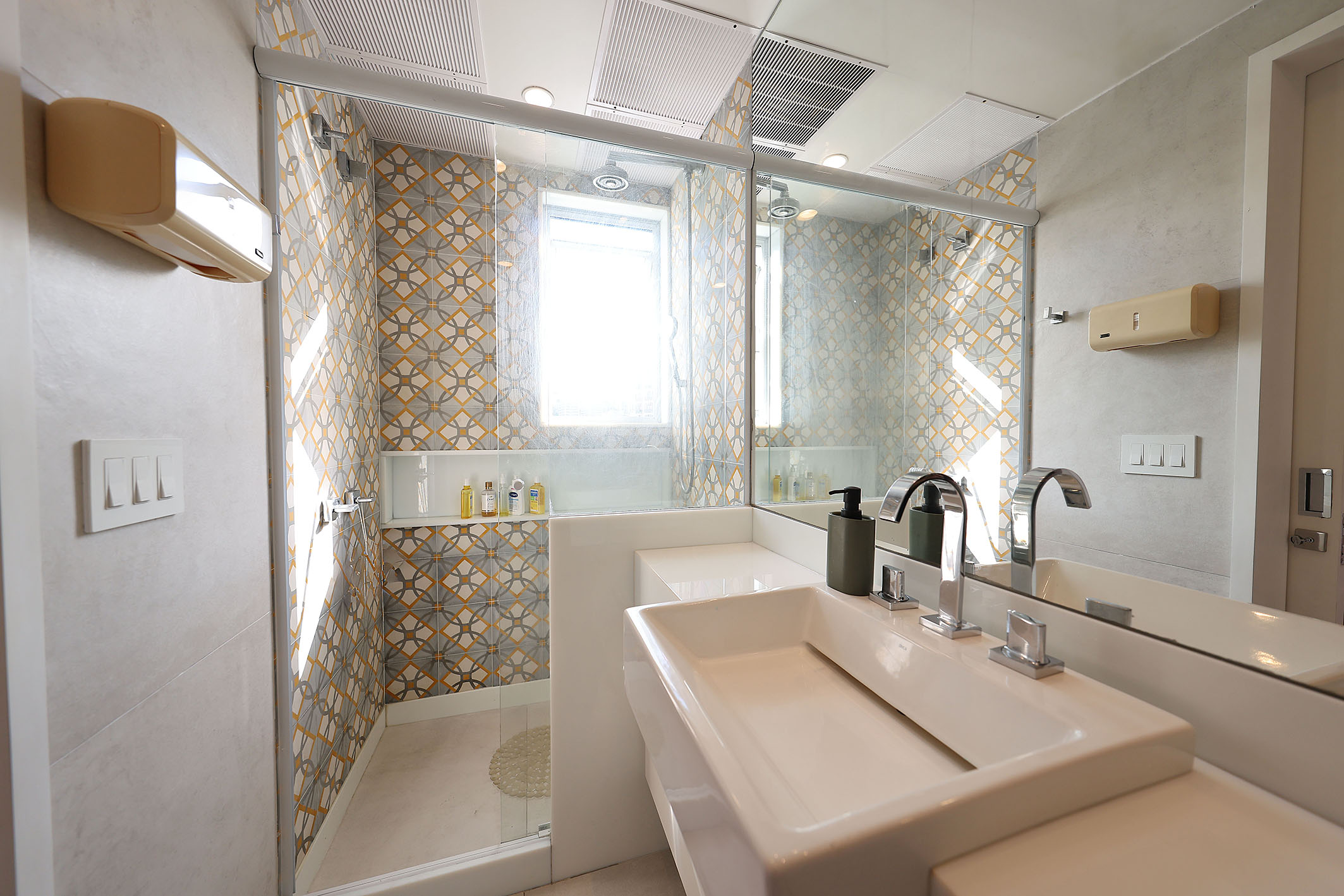  Renovated high-floor apartment with open views in Leblon - 物件實景