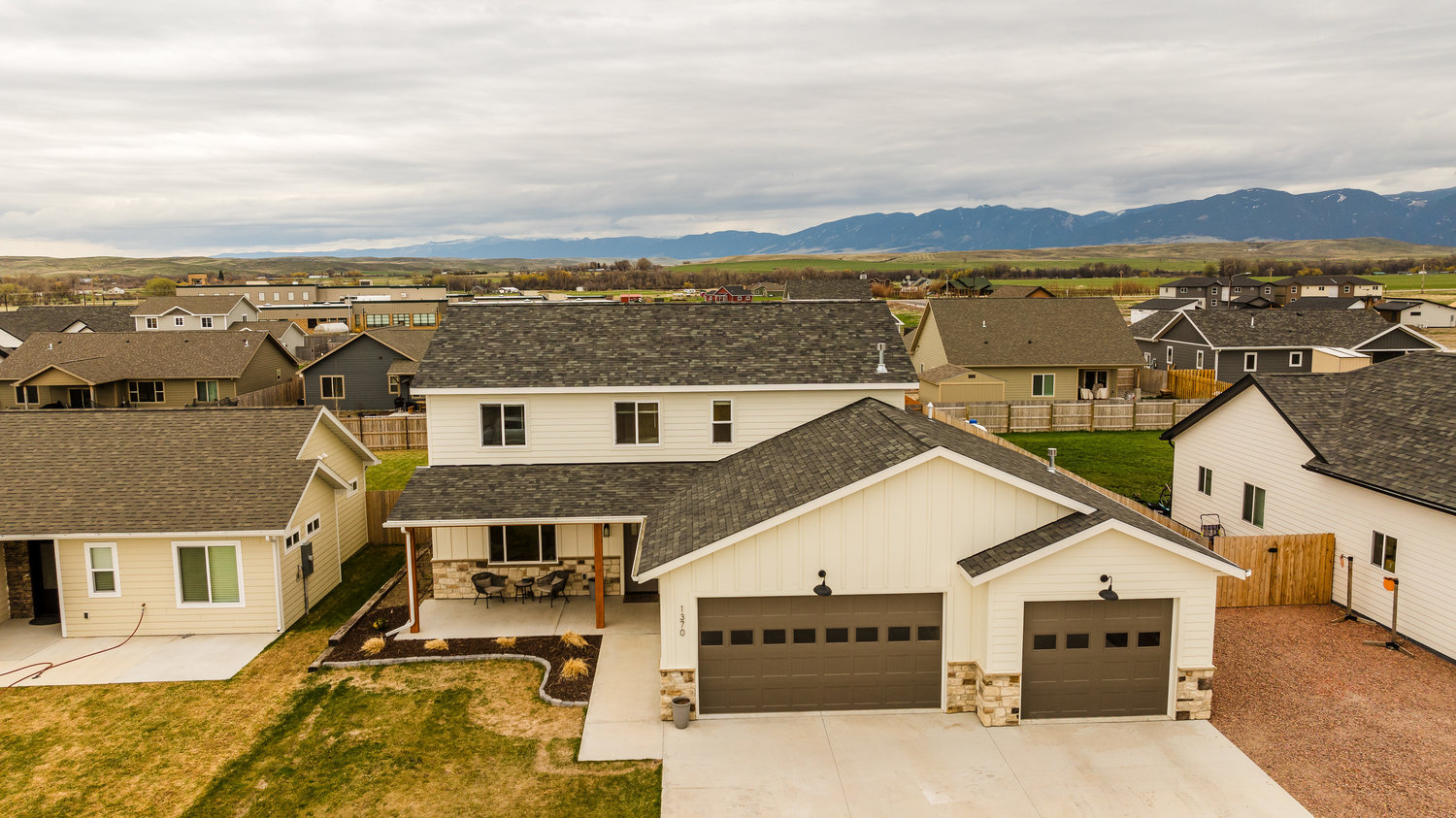 Ranchester, Wyoming, 82839, United States, 4 Bedrooms Bedrooms, ,3 BathroomsBathrooms,Residential,For Sale,1990445