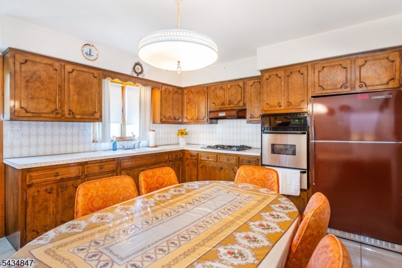 Woodland Park, New Jersey, 07424, United States, 3 Bedrooms Bedrooms, ,3 BathroomsBathrooms,Residential,For Sale,2048674