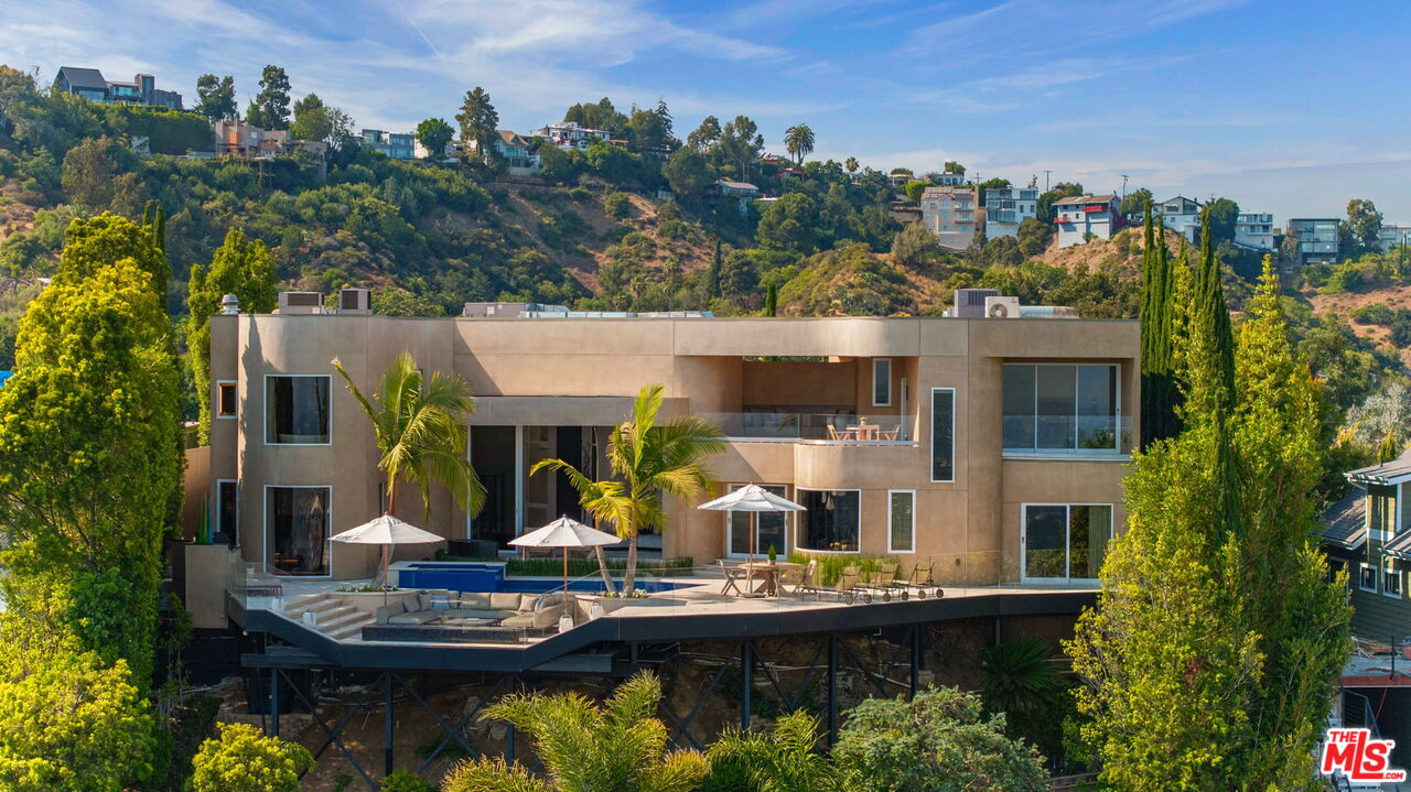 Los Angeles, California, 90046, United States, 3 Bedrooms Bedrooms, ,3 BathroomsBathrooms,Residential,For Sale,1908229
