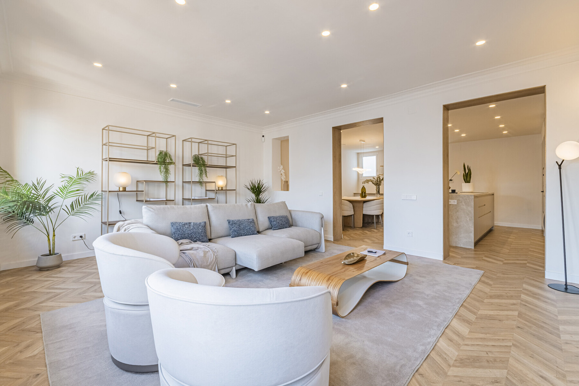  Exclusive brand new property in Girona pedestrian street in Quadrat d