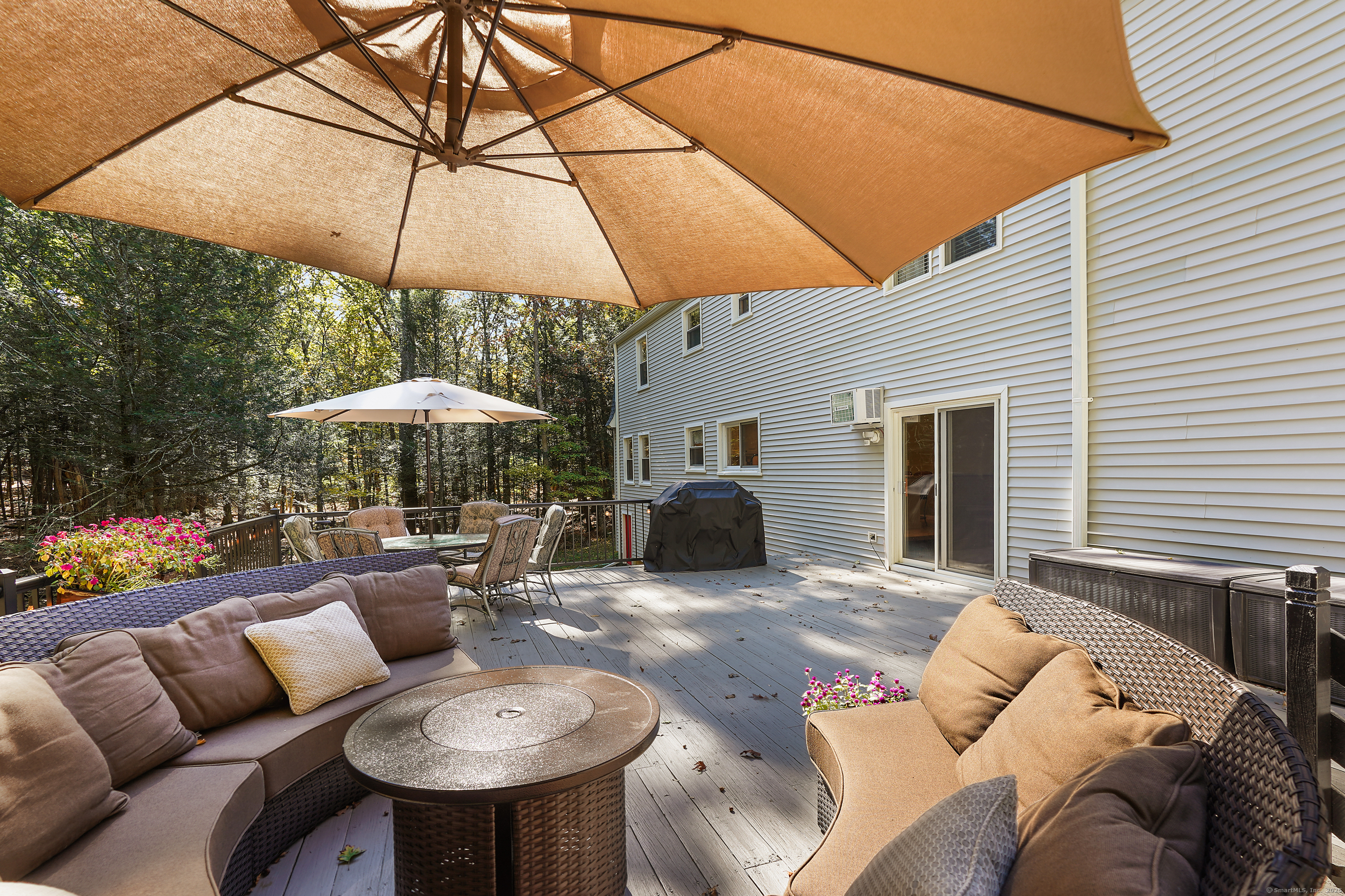 Brookfield, Connecticut, 06804, United States, 4 Bedrooms Bedrooms, ,3 BathroomsBathrooms,Residential,For Sale,1969368