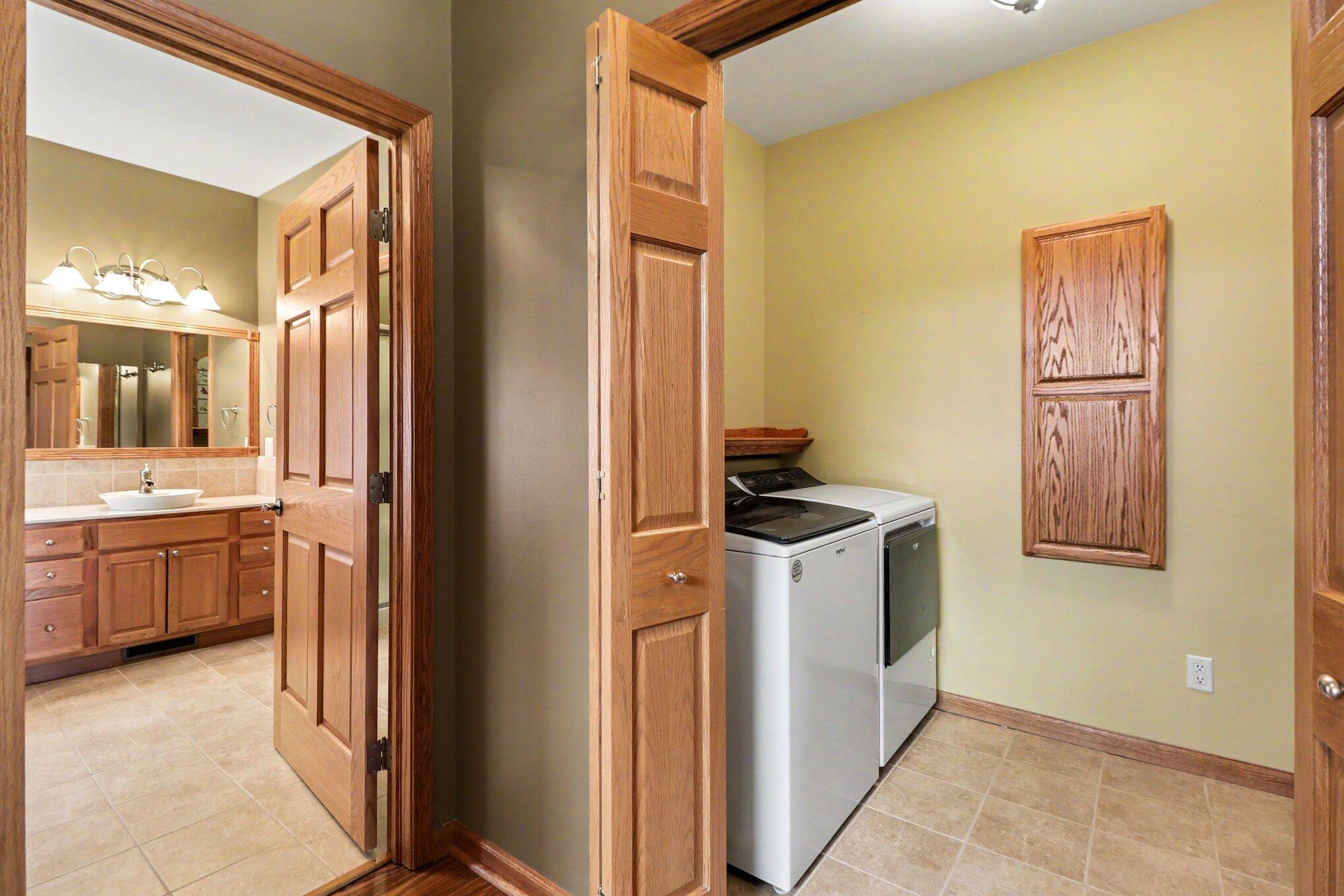 Valparaiso, Indiana, 46383, United States, 3 Bedrooms Bedrooms, ,3 BathroomsBathrooms,Residential,For Sale,2048382