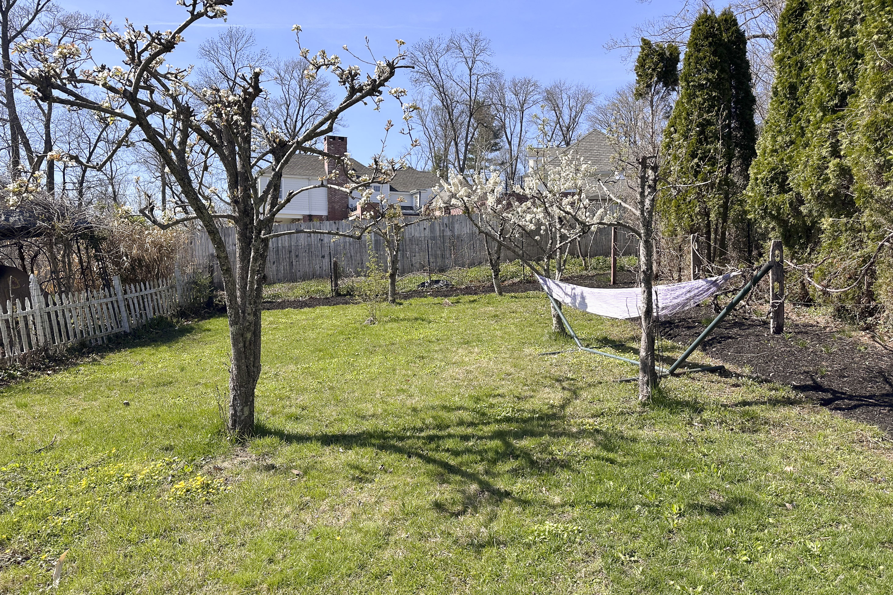  18th Century Charm and Captivating Grounds Edging Stony Brook - 物件實景