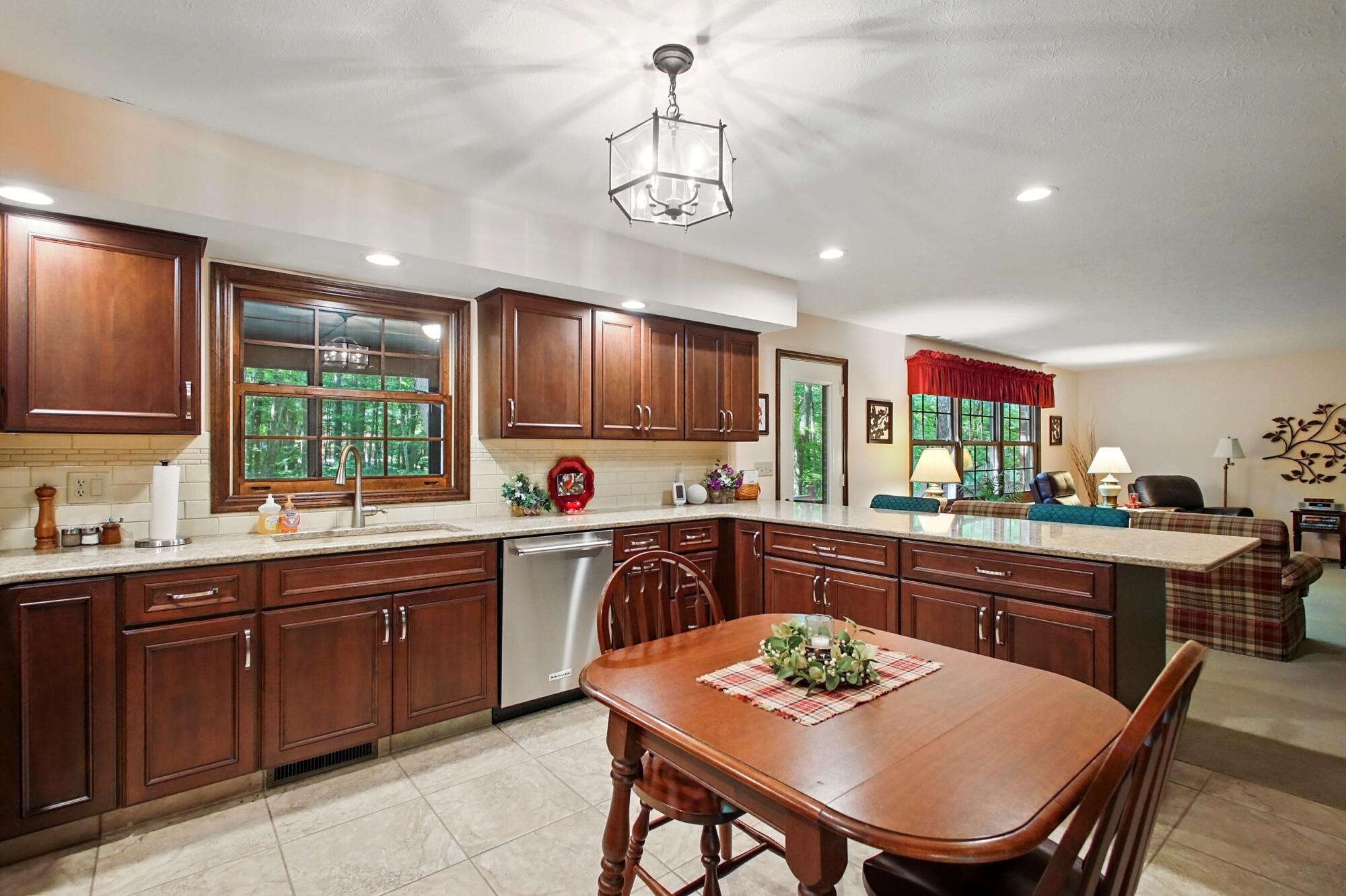 Springfield, Ohio, 45504, United States, 4 Bedrooms Bedrooms, ,3 BathroomsBathrooms,Residential,For Sale,1927340