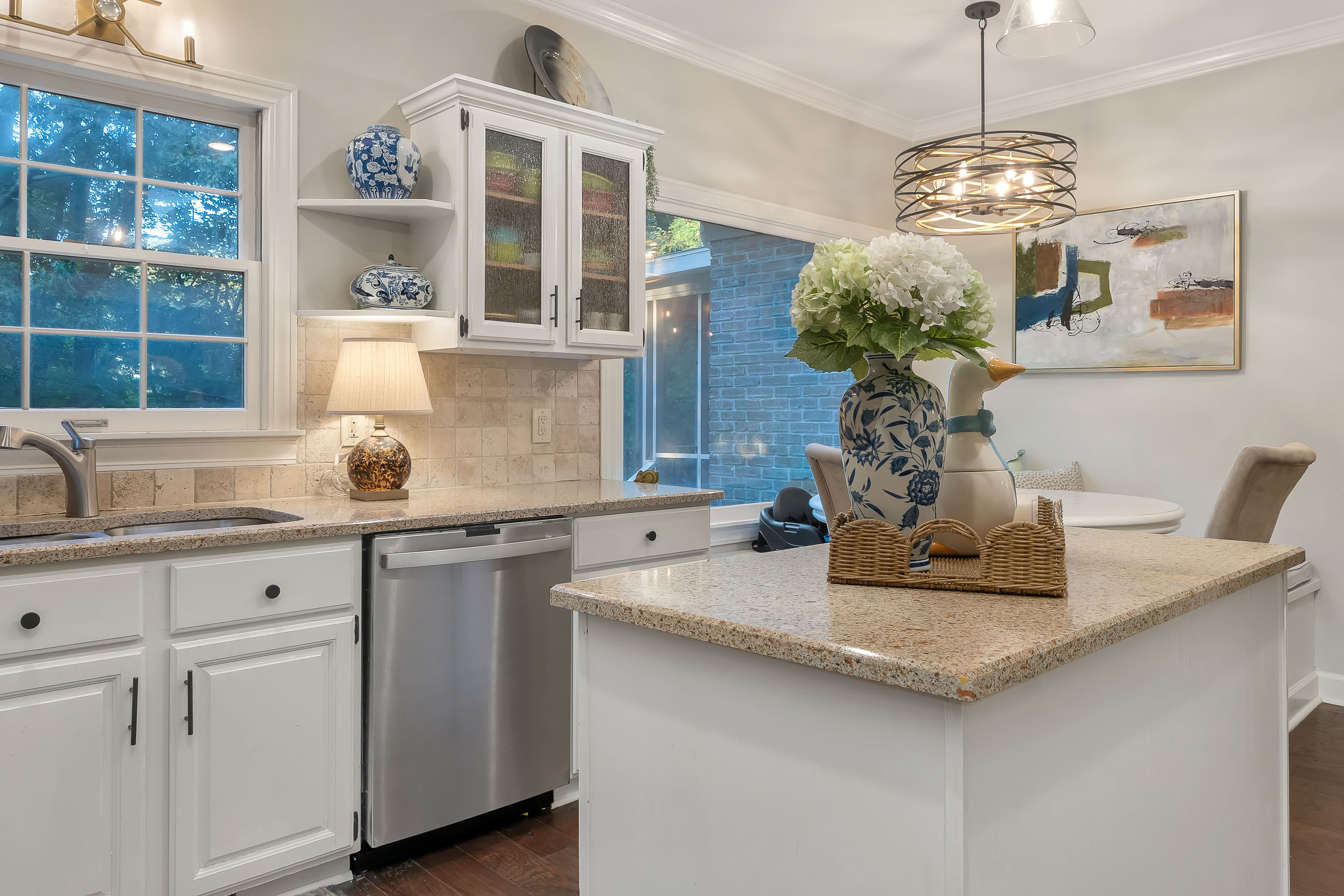 Jonesboro, Arkansas, 72401, United States, 4 Bedrooms Bedrooms, ,4 BathroomsBathrooms,Residential,For Sale,1961843