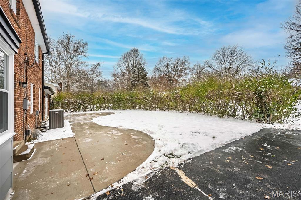 Ellisville, Missouri, 63011, United States, 4 Bedrooms Bedrooms, ,3 BathroomsBathrooms,Residential,For Sale,2002113