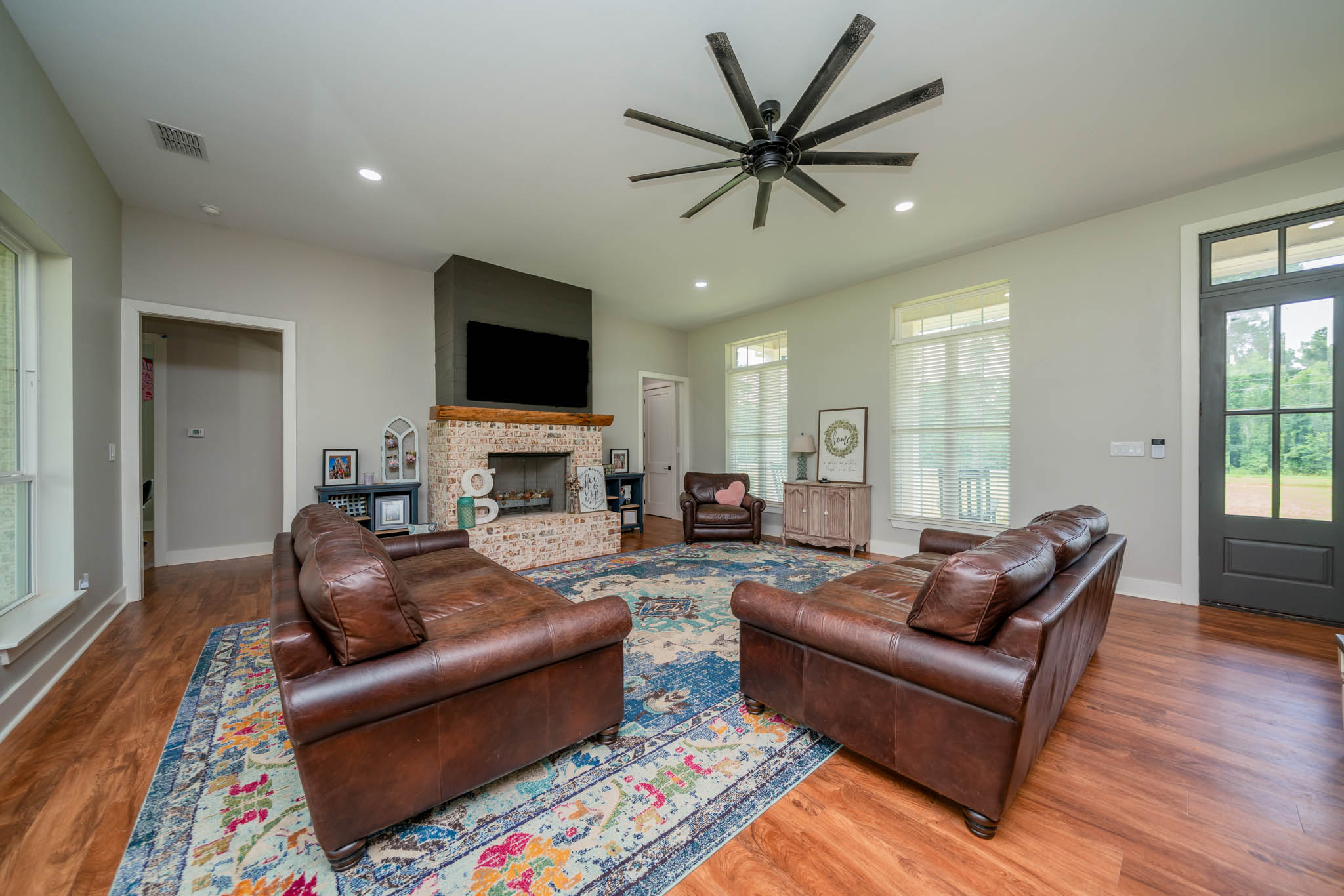 Jacksonville, Texas, 75766, United States, 4 Bedrooms Bedrooms, ,3 BathroomsBathrooms,Residential,For Sale,1978042