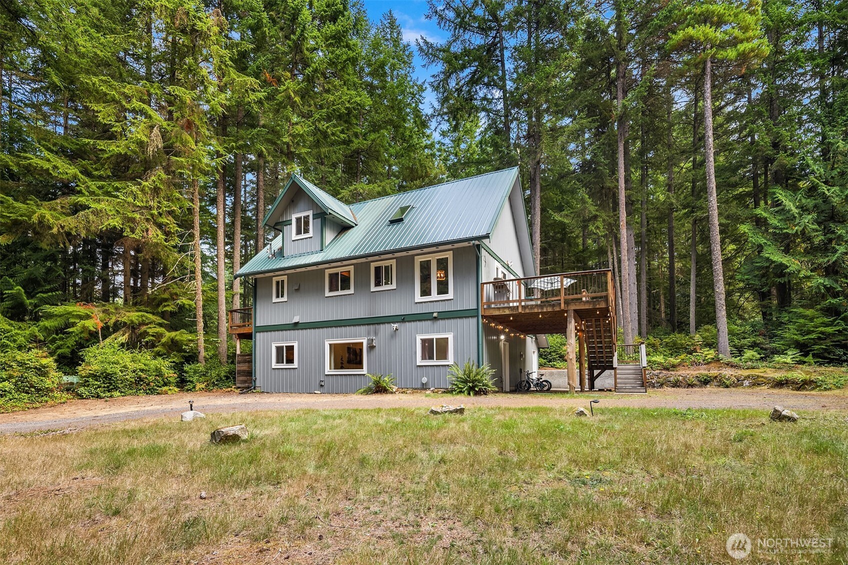 Clinton, Washington, 98236, United States, 3 Bedrooms Bedrooms, ,2 BathroomsBathrooms,Residential,For Sale,1949676