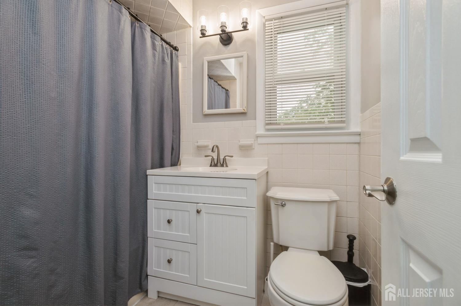 Spotswood, New Jersey, 08884, United States, 3 Bedrooms Bedrooms, ,2 BathroomsBathrooms,Residential,For Sale,1856580