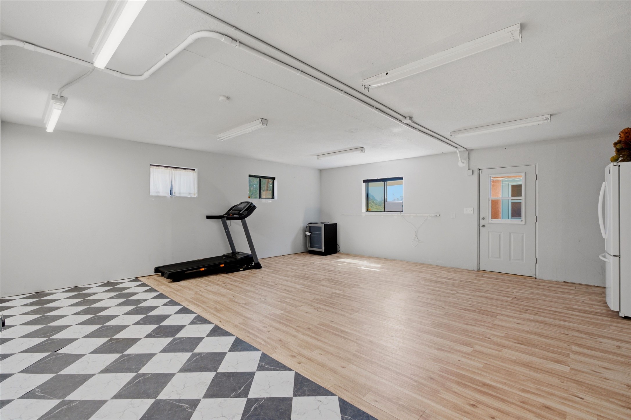  6401 Vooscane Avenue - 物件實景