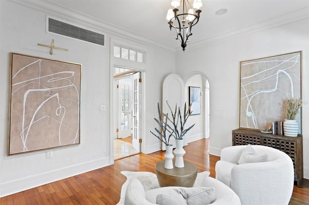 St Petersburg, Florida, 33704, United States, 4 Bedrooms Bedrooms, ,5 BathroomsBathrooms,Residential,For Sale,1794031