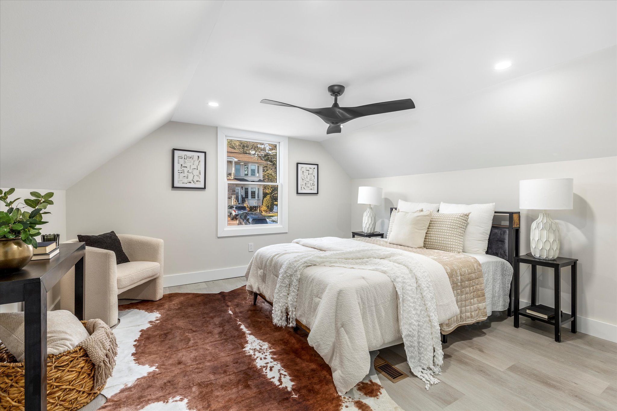 Clifton, New Jersey, 07014, United States, 4 Bedrooms Bedrooms, ,2 BathroomsBathrooms,Residential,For Sale,2005984