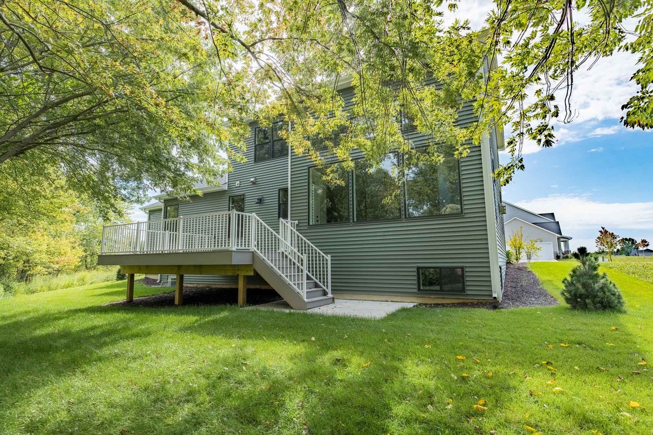 Valparaiso, Indiana, 46383, United States, 4 Bedrooms Bedrooms, ,4 BathroomsBathrooms,Residential,For Sale,1877914