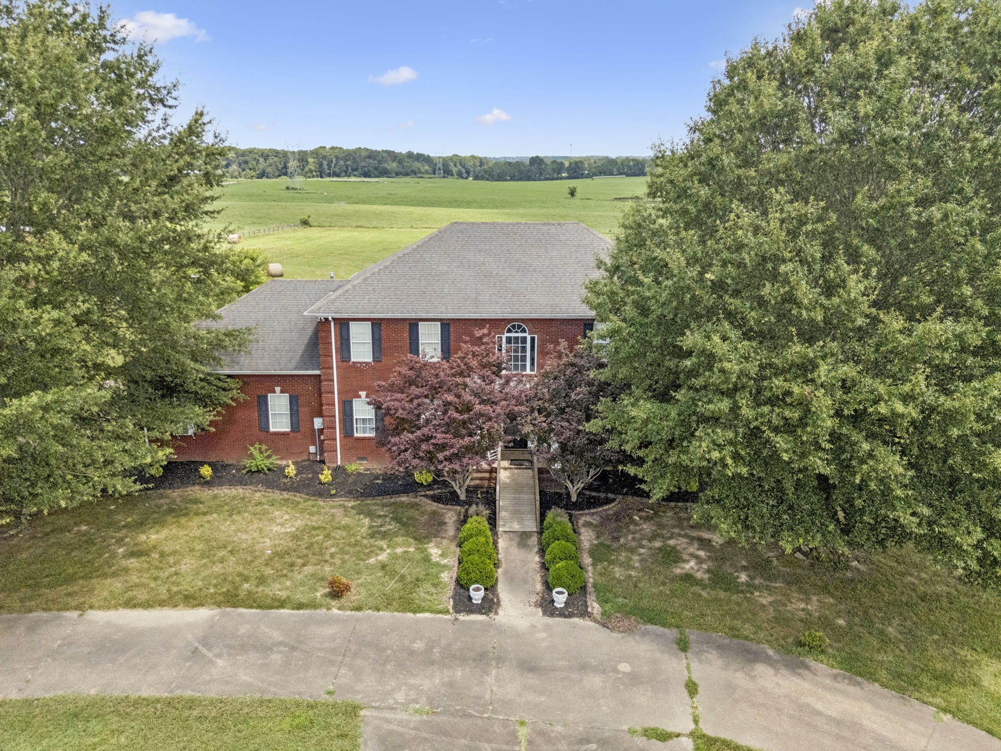 Lawrenceburg, Tennessee, 38464, United States, 5 Bedrooms Bedrooms, ,4 BathroomsBathrooms,Residential,For Sale,1967906