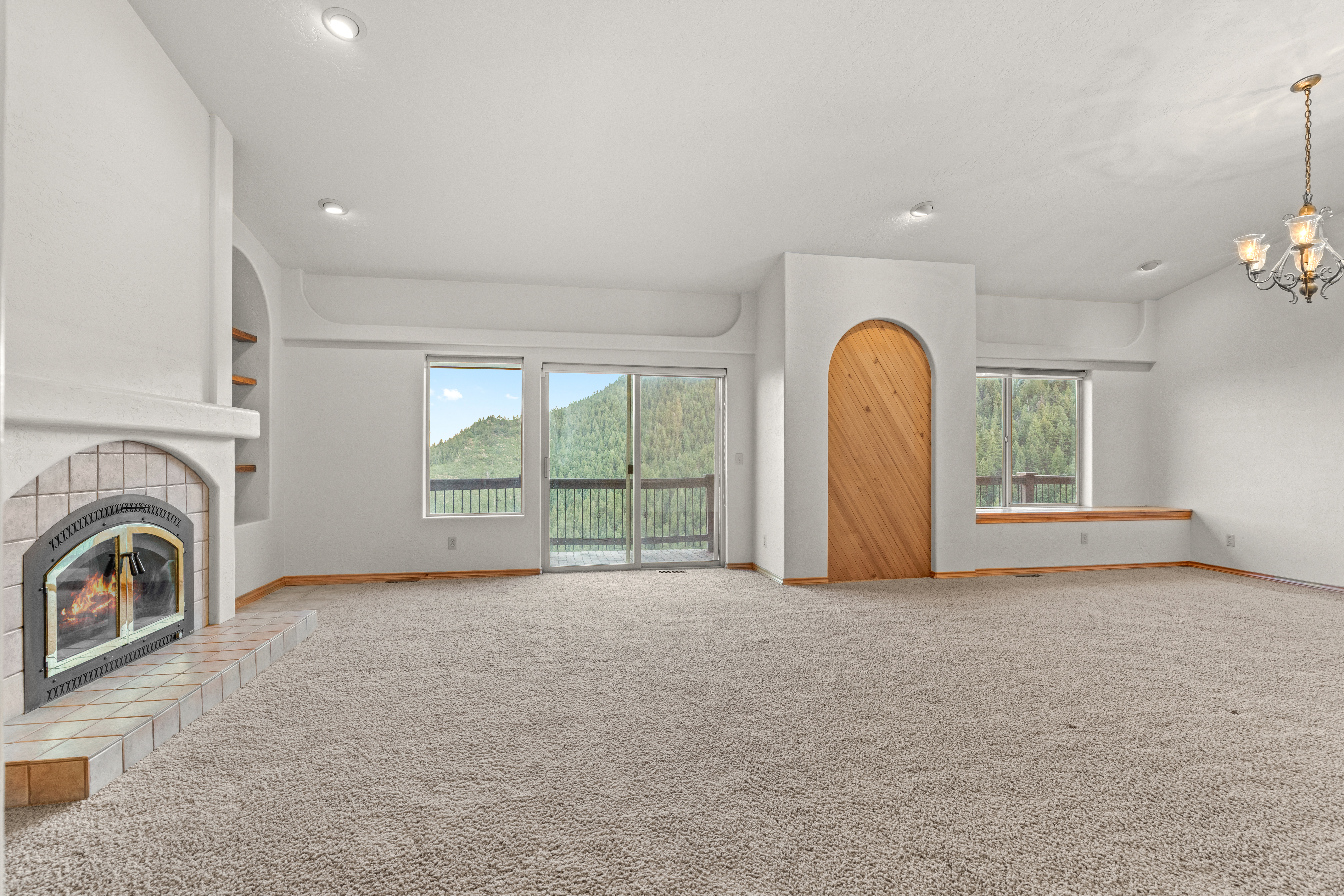  Rare 40-Acre Mountain Retreat with Panoramic Views & 11 Garages - 物件實景