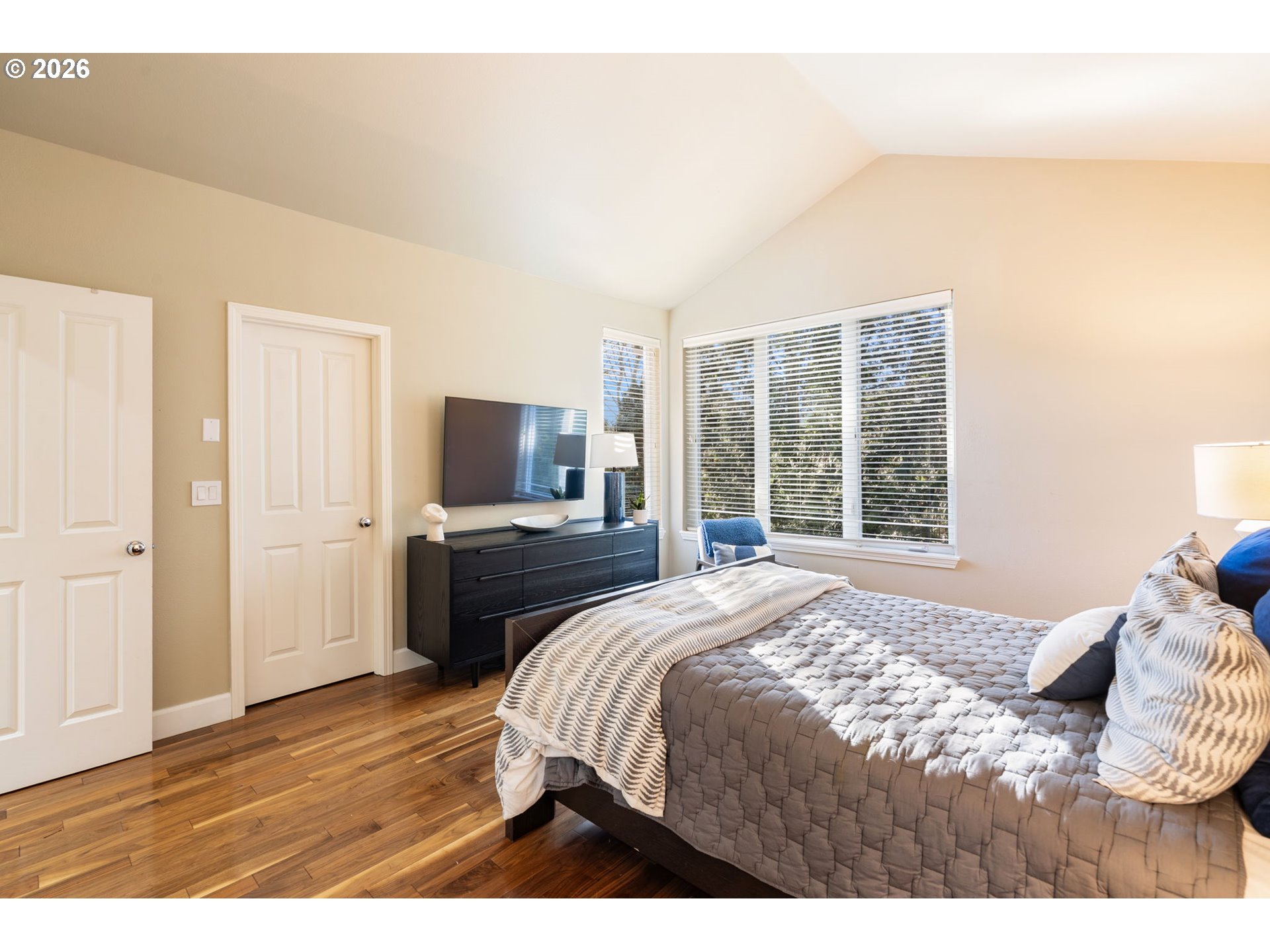 Portland, Oregon, 97229, United States, 2 Bedrooms Bedrooms, ,2 BathroomsBathrooms,Residential,For Sale,2008521