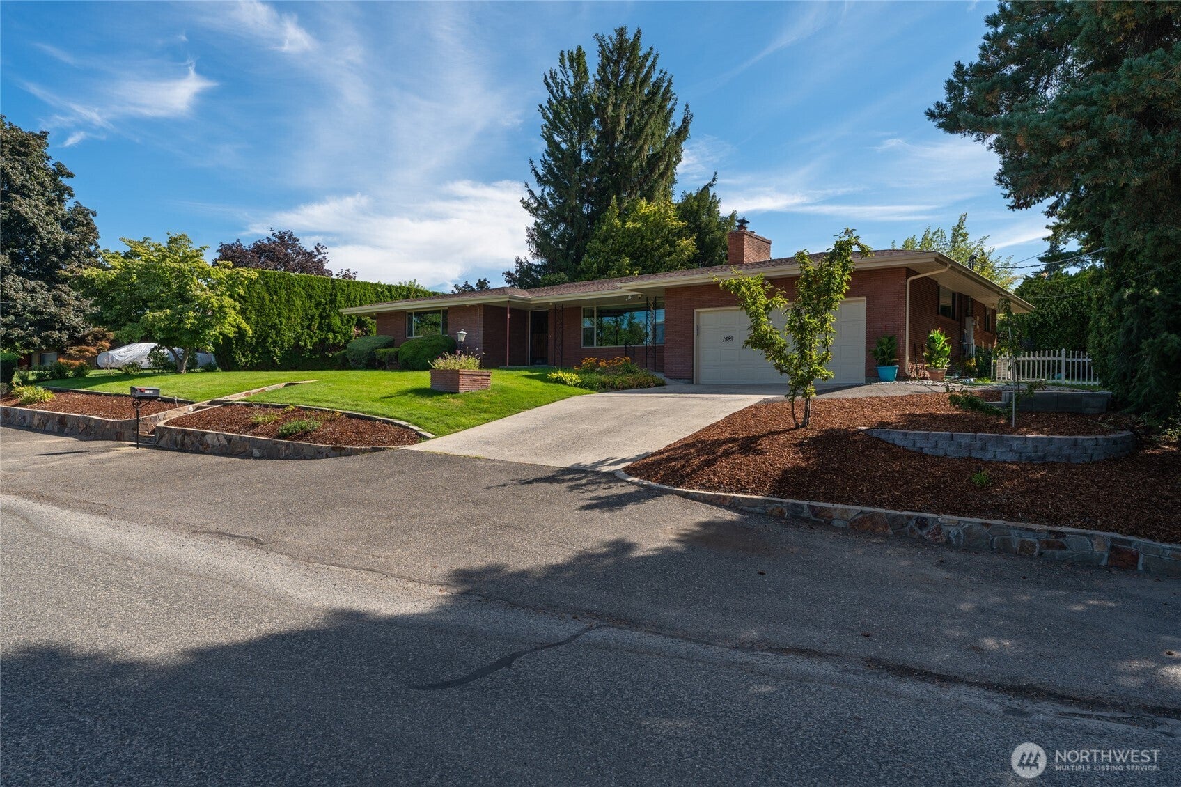 East Wenatchee, Washington, 98802, United States, 3 Bedrooms Bedrooms, ,Residential,For Sale,1908780