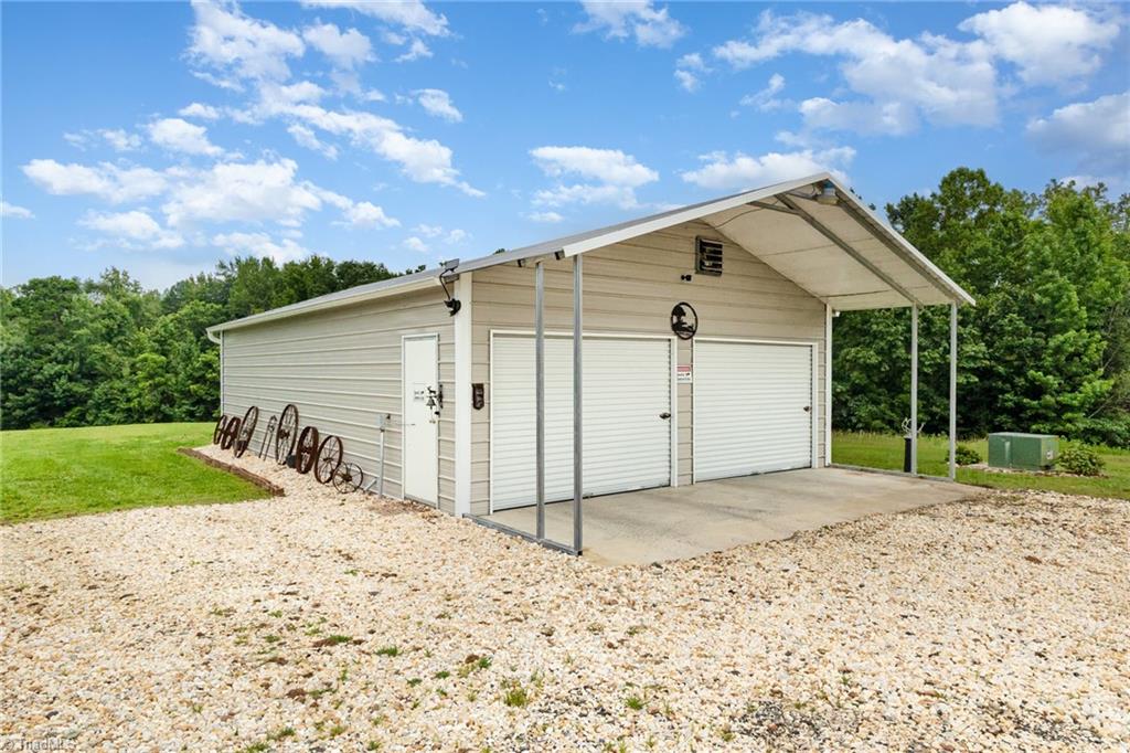 Burlington, North Carolina, 27217, United States, 3 Bedrooms Bedrooms, ,3 BathroomsBathrooms,Residential,For Sale,1908926