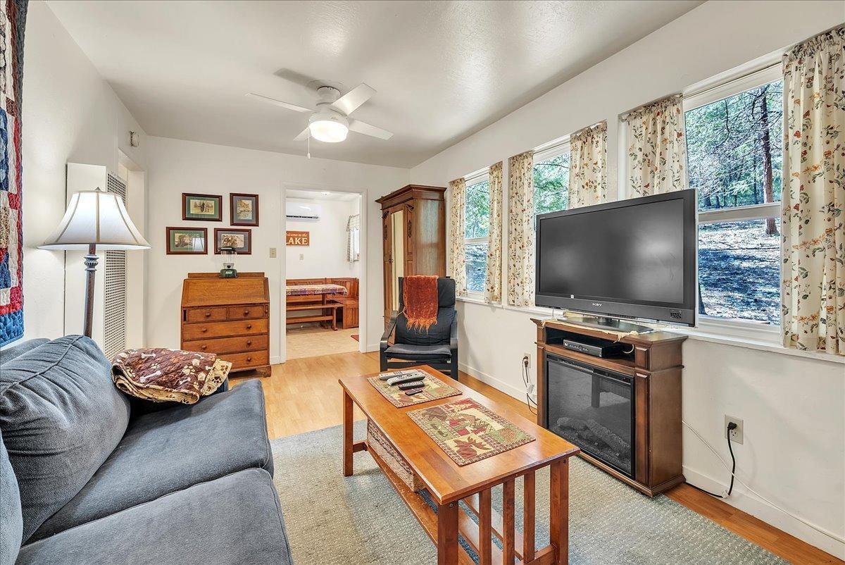 Nevada City, California, 95959, United States, 2 Bedrooms Bedrooms, ,3 BathroomsBathrooms,Residential,For Sale,1887439