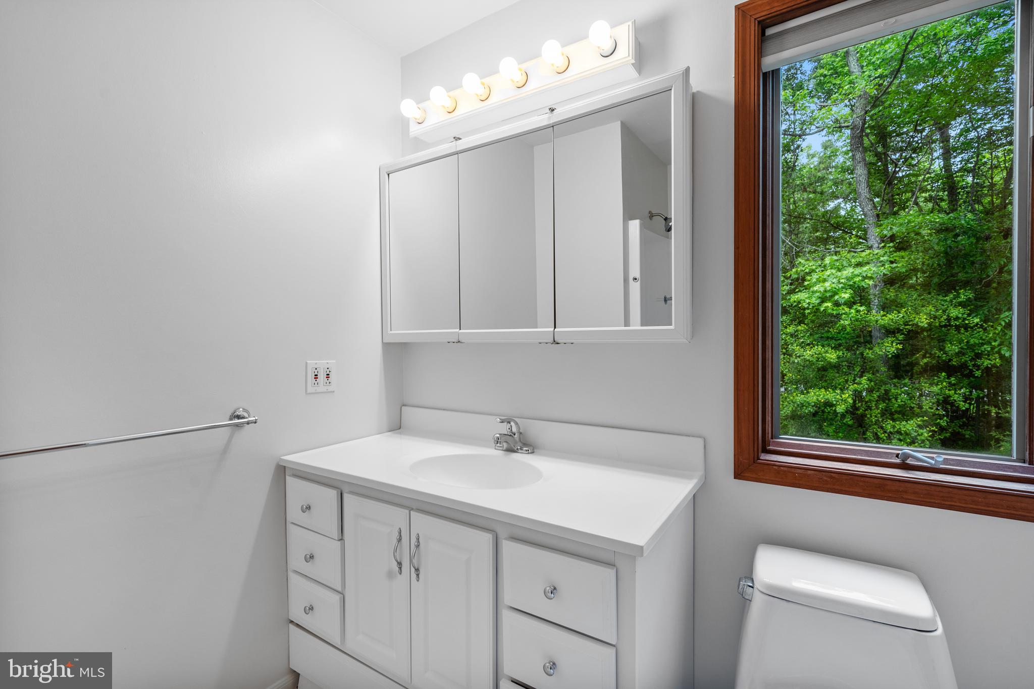 La Plata, Maryland, 20646, United States, 5 Bedrooms Bedrooms, ,4 BathroomsBathrooms,Residential,For Sale,1994243