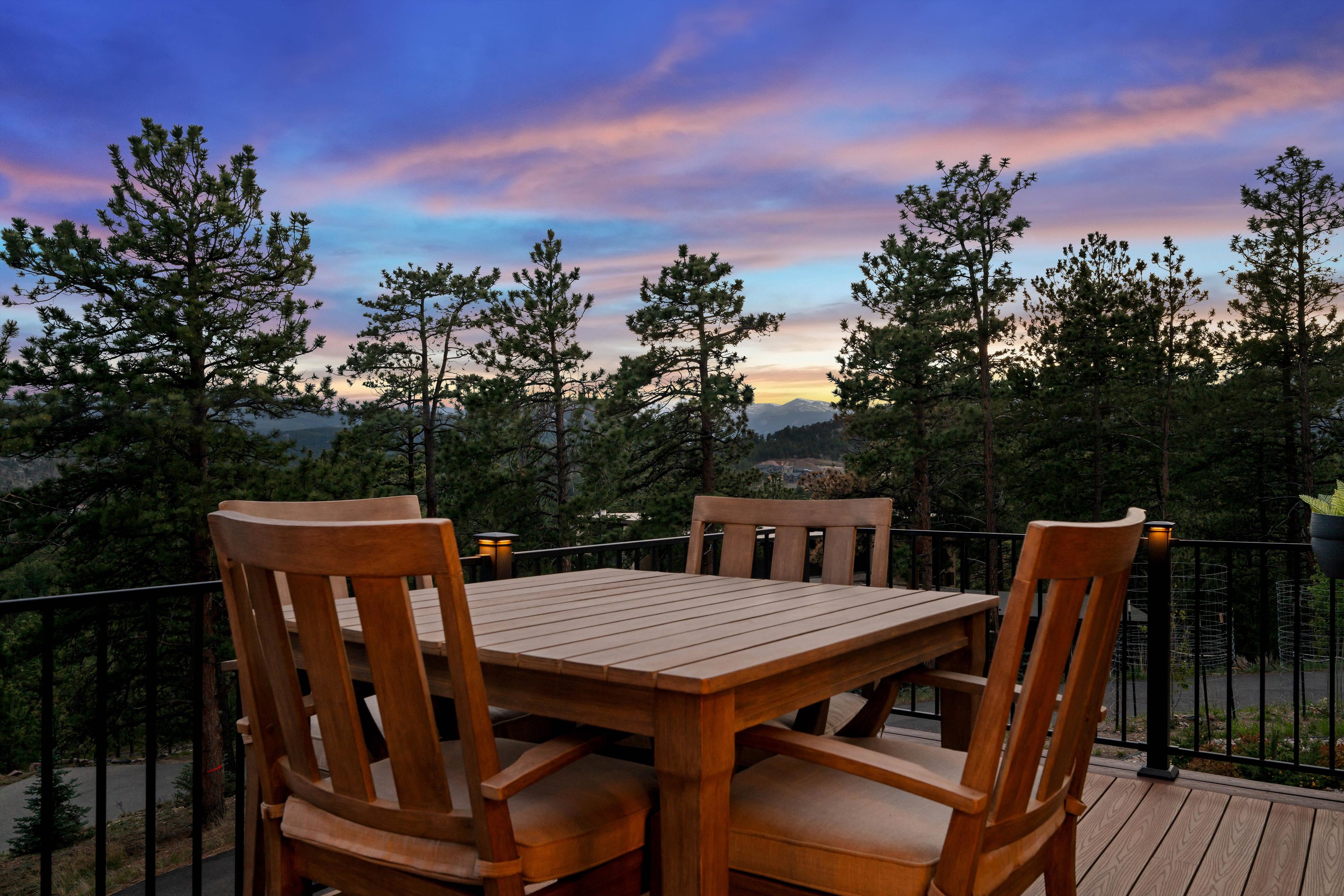  Hiwan Hills Mountain Contemporary with Mt. Blue Sky Views, Chef’s Kitchen & Spa - 物件實景