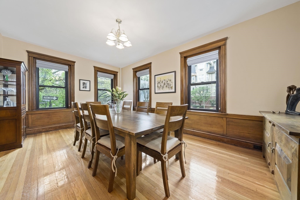 Brookline, Massachusetts, 02446, United States, 3 Bedrooms Bedrooms, ,2 BathroomsBathrooms,Residential,For Sale,1787274