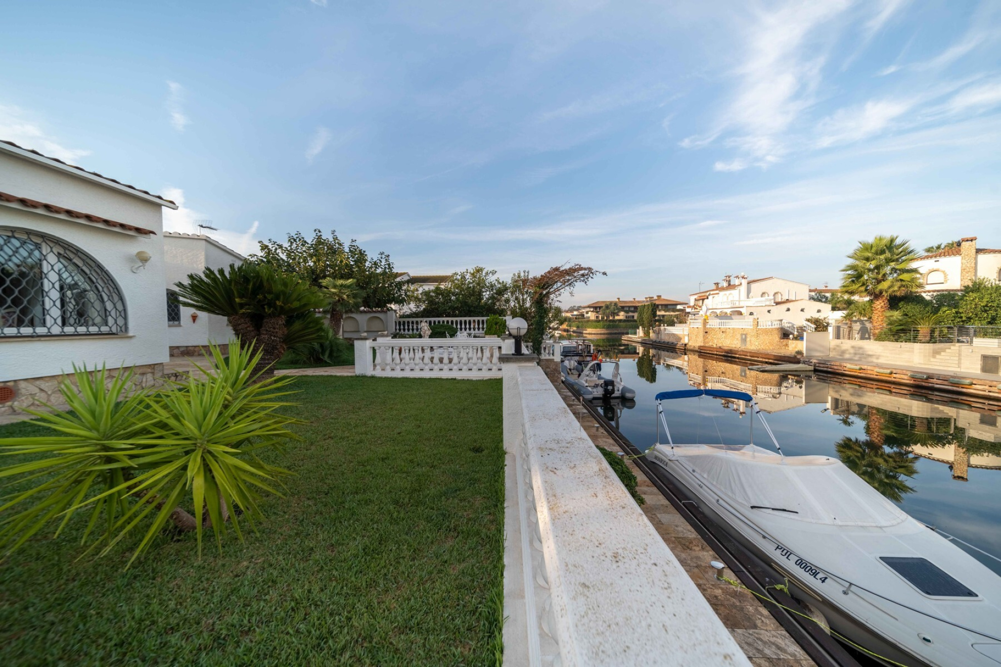  Villa with mooring in the wide channel (20 meters) and independent studio - 物件實景