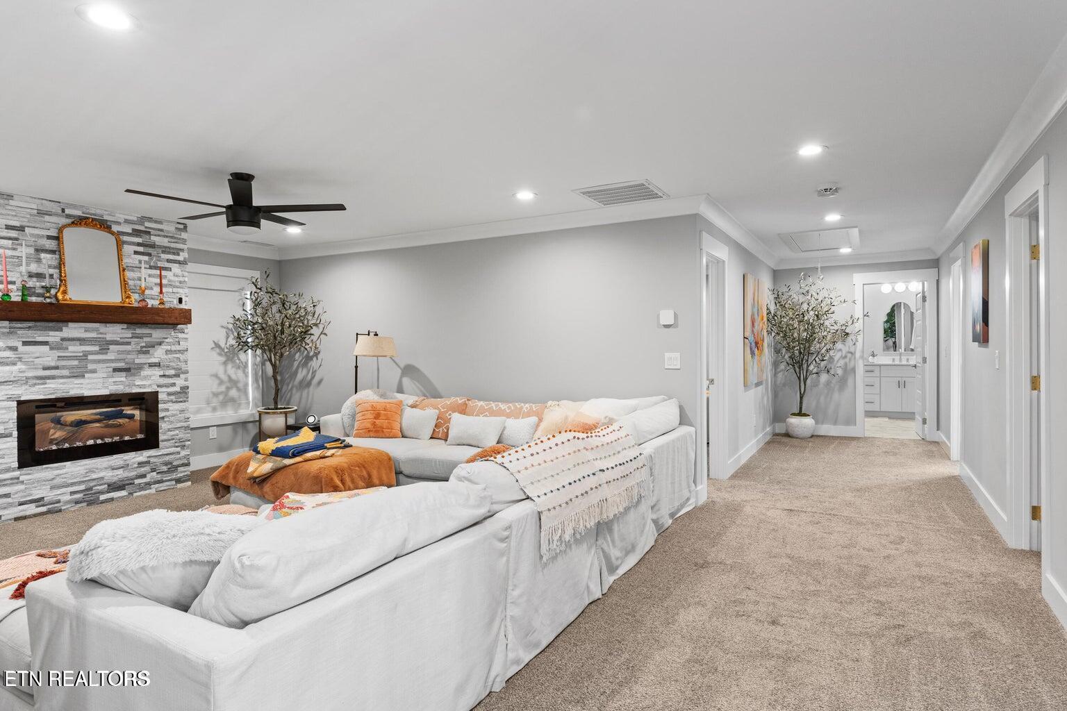 Maryville, Tennessee, 37803, United States, 4 Bedrooms Bedrooms, ,3 BathroomsBathrooms,Residential,For Sale,2003233