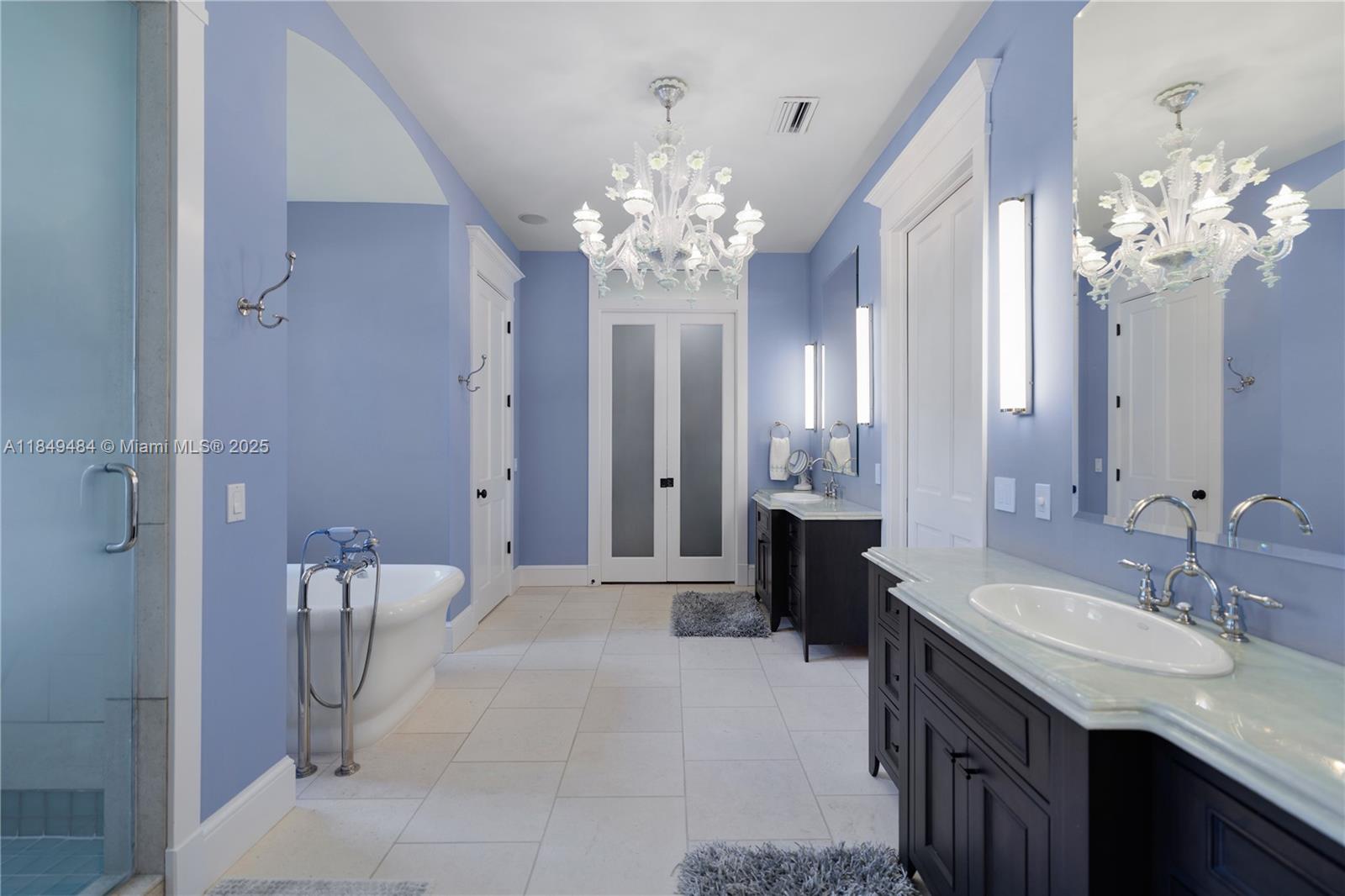 Miami Beach, Florida, 33140, United States, 6 Bedrooms Bedrooms, ,7 BathroomsBathrooms,Residential,For Sale,1927526