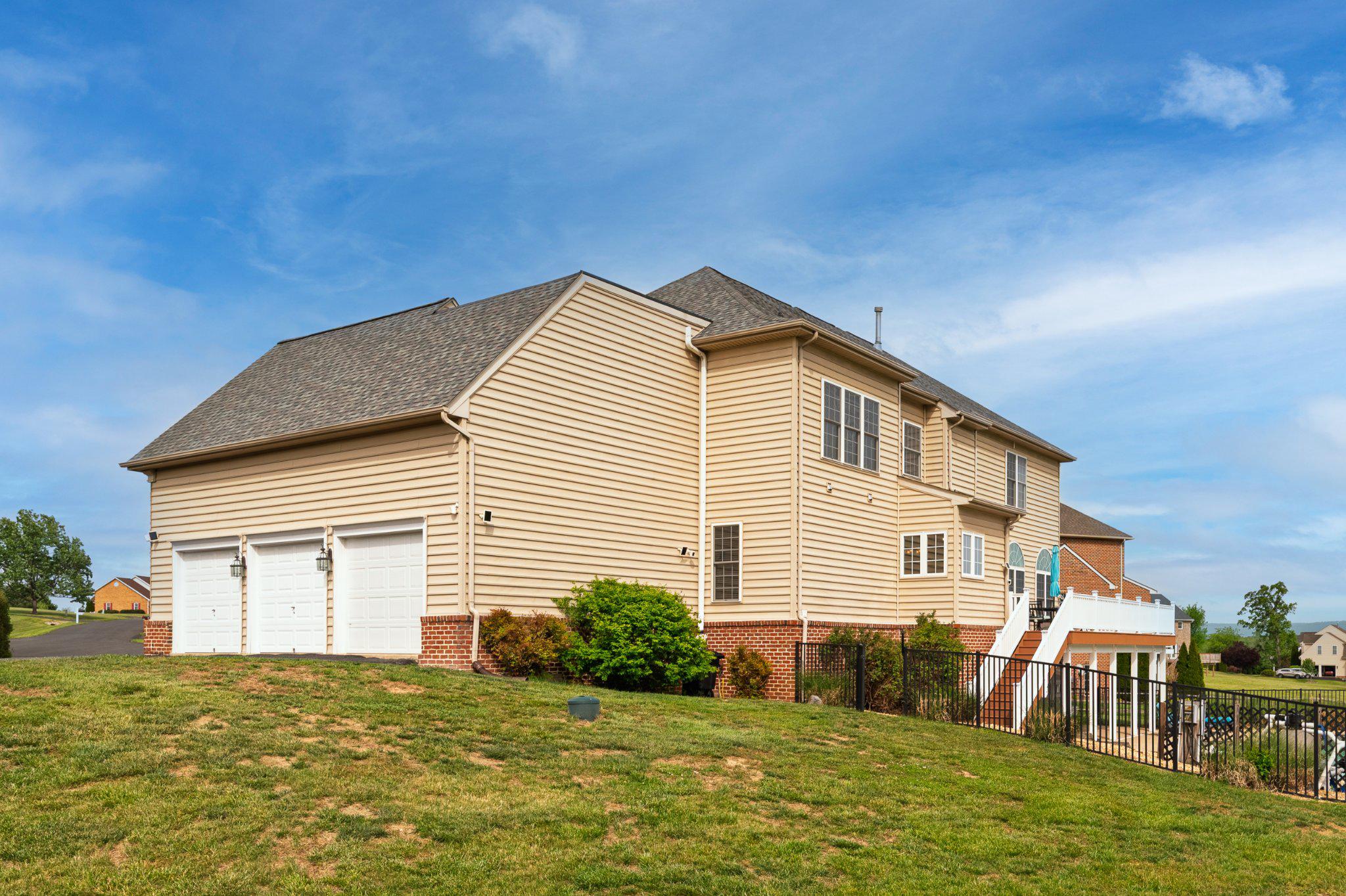 Middletown, Virginia, 22645, United States, 6 Bedrooms Bedrooms, ,6 BathroomsBathrooms,Residential,For Sale,2044764