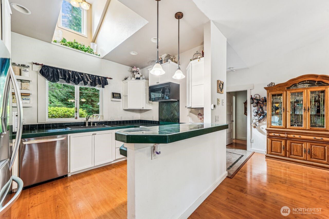 Anderson Island, Washington, 98303, United States, 3 Bedrooms Bedrooms, ,2 BathroomsBathrooms,Residential,For Sale,1908522